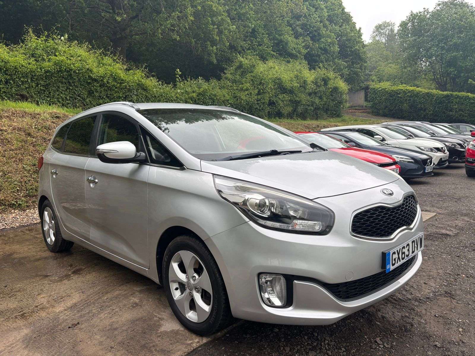 A 2013 KIA CARENS 1.6 GDi EcoDynamics 2 MPV 5dr Petrol Manual Euro 5 (s/s) (133 bhp) A 2013 KIA CARENS 1.6 GDi EcoDynamics 2 MPV 5dr Petrol Manual Euro 5 (s/s) (133 bhp)