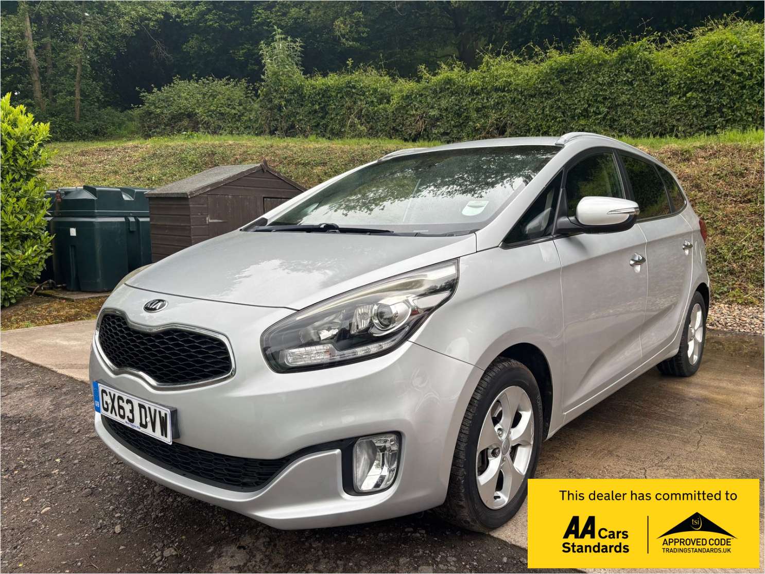 A 2013 KIA CARENS 1.6 GDi EcoDynamics 2 MPV 5dr Petrol Manual Euro 5 (s/s) (133 bhp) A 2013 KIA CARENS 1.6 GDi EcoDynamics 2 MPV 5dr Petrol Manual Euro 5 (s/s) (133 bhp)