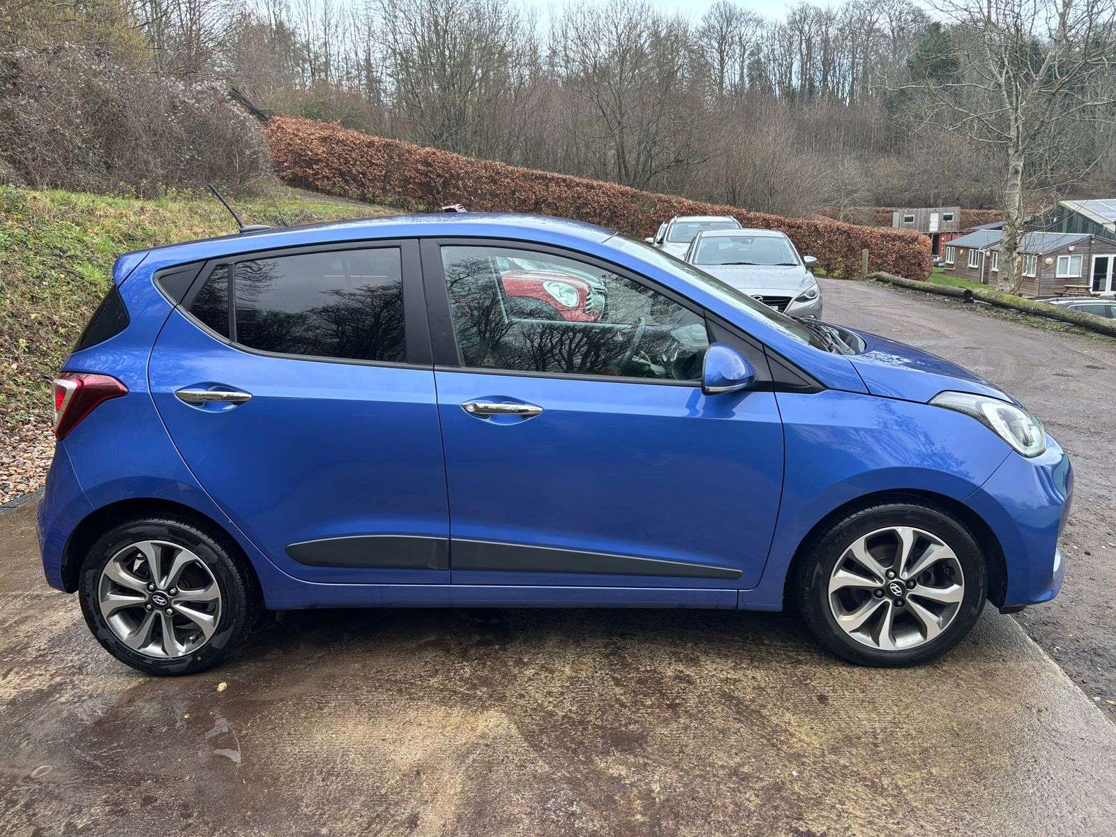 A 2019 HYUNDAI I10 1.2 Premium SE Hatchback 5dr Petrol Manual Euro 6 (87 ps) A 2019 HYUNDAI I10 1.2 Premium SE Hatchback 5dr Petrol Manual Euro 6 (87 ps)