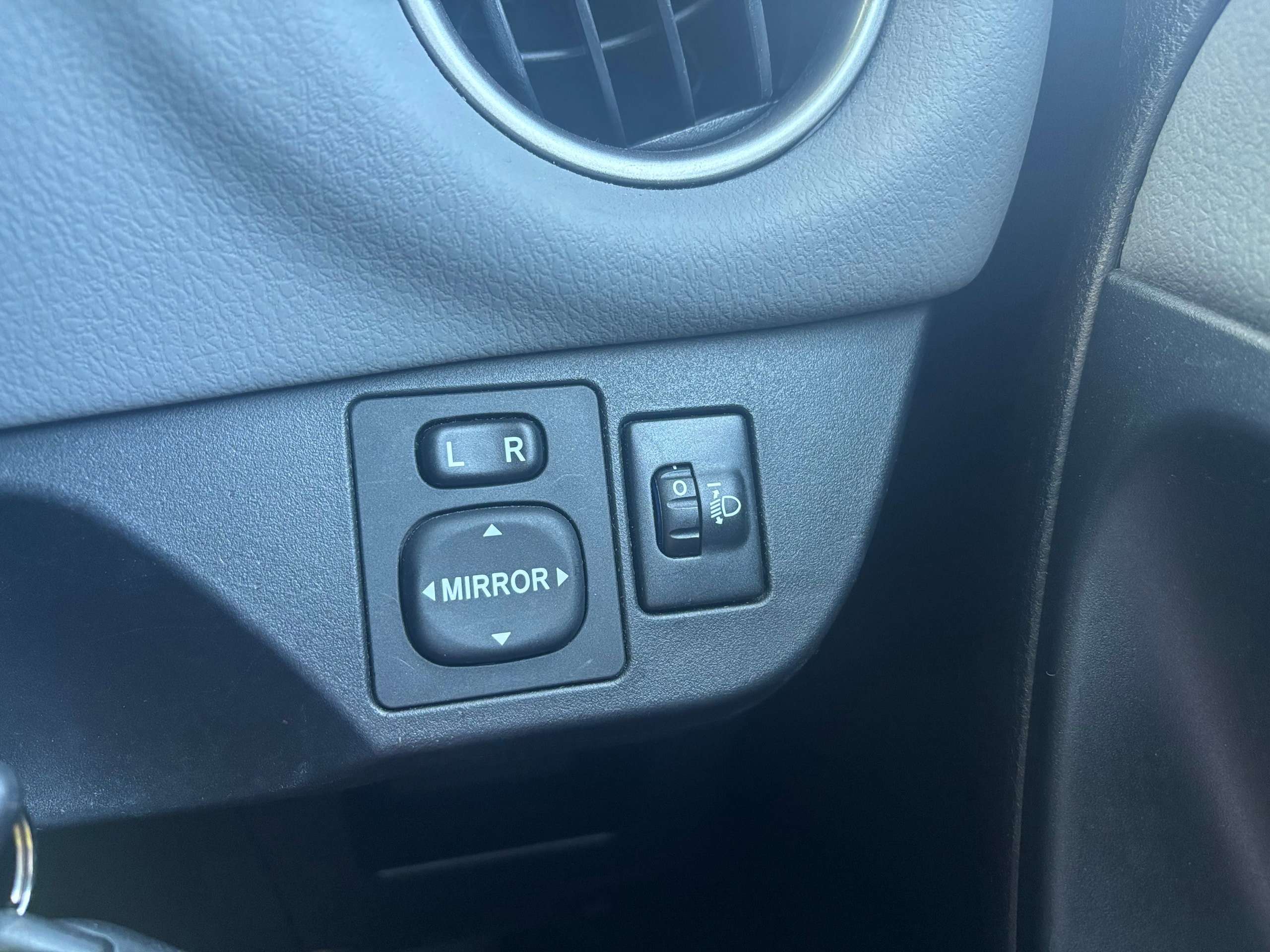2016 TOYOTA YARIS 2016 TOYOTA YARIS