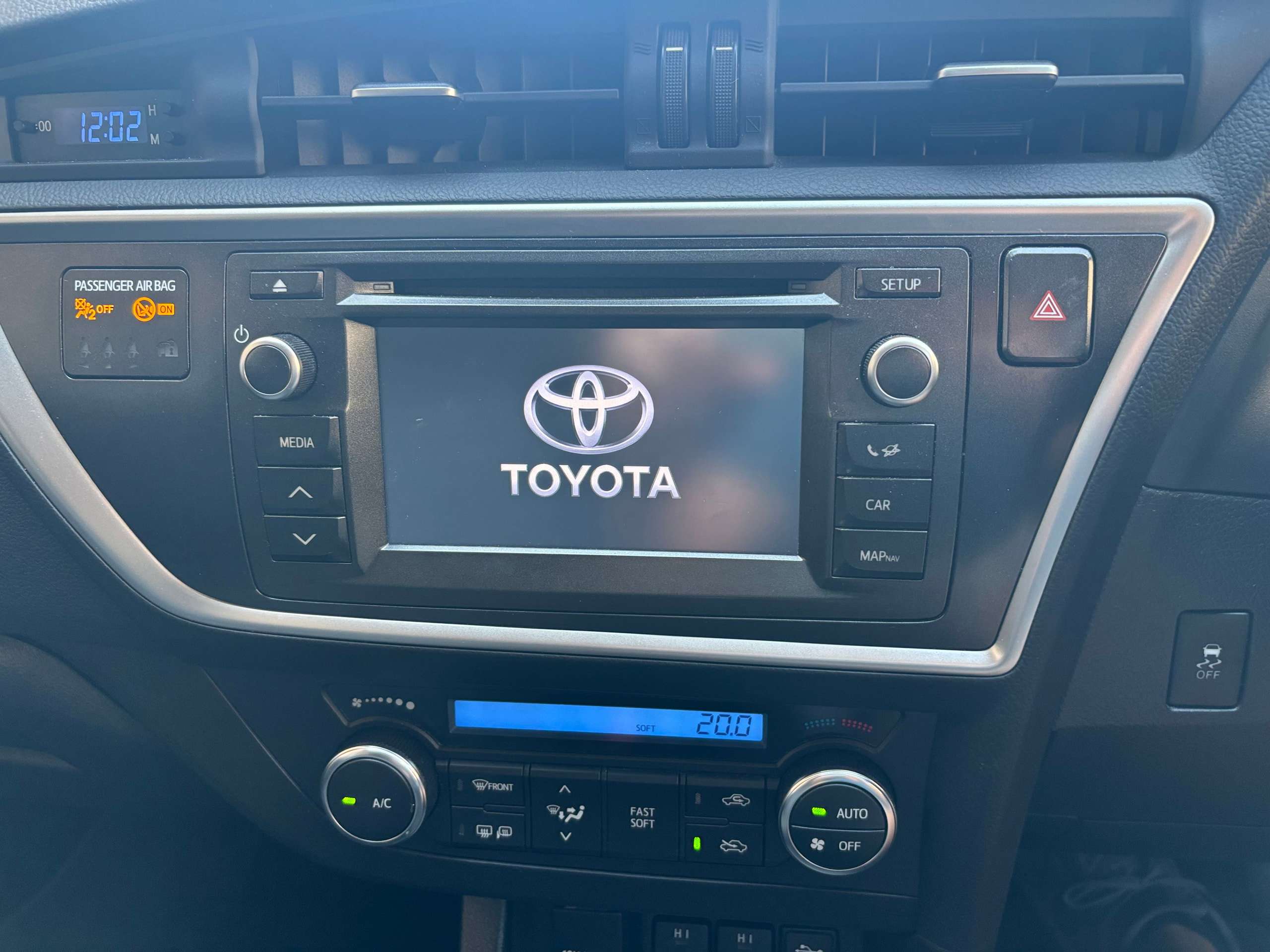 2014 TOYOTA AURIS 2014 TOYOTA AURIS