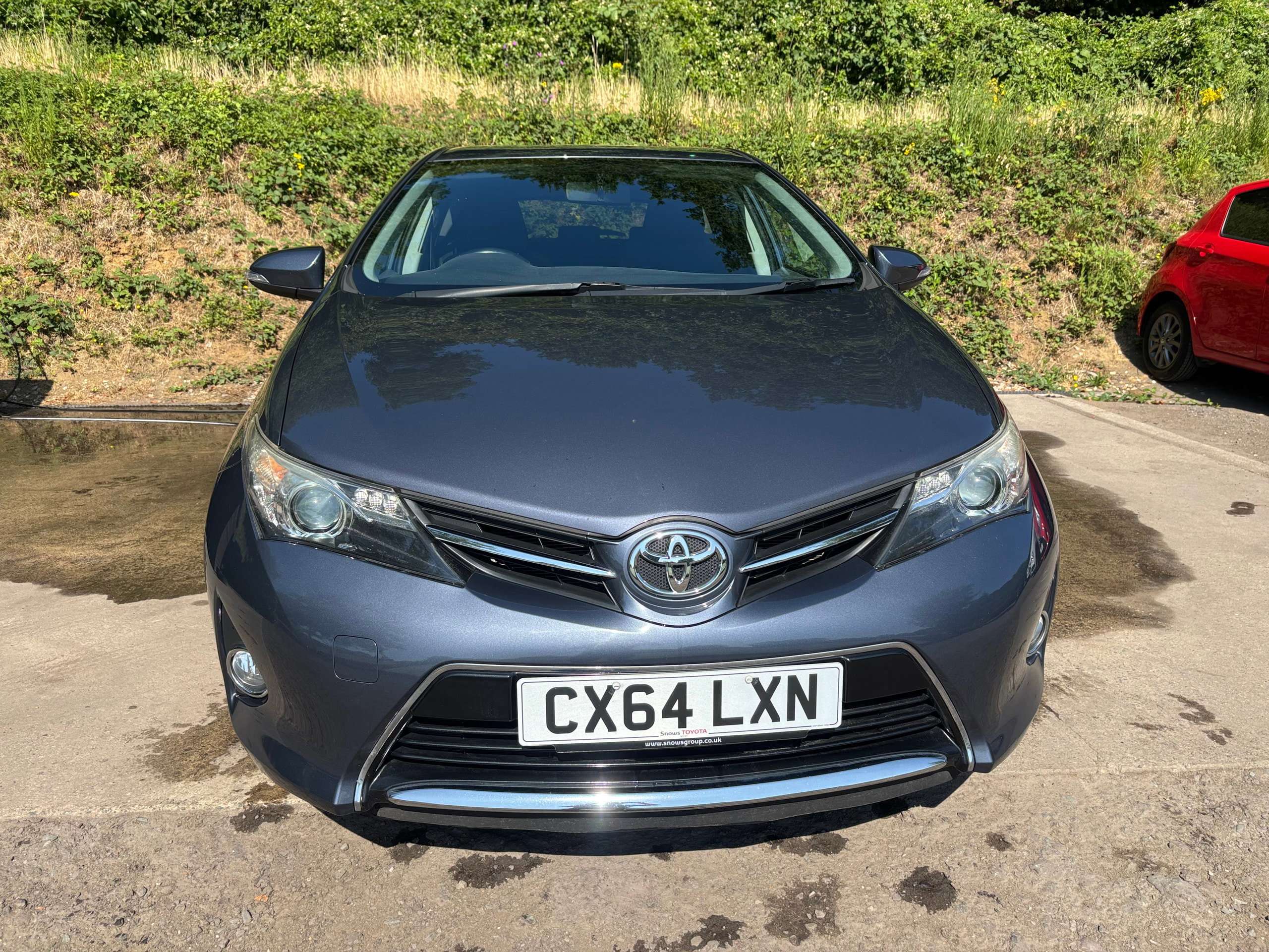 A 2014 TOYOTA AURIS 1.6 V-Matic Icon Plus Hatchback 5dr Petrol Manual Euro 5 (132 ps) A 2014 TOYOTA AURIS 1.6 V-Matic Icon Plus Hatchback 5dr Petrol Manual Euro 5 (132 ps)