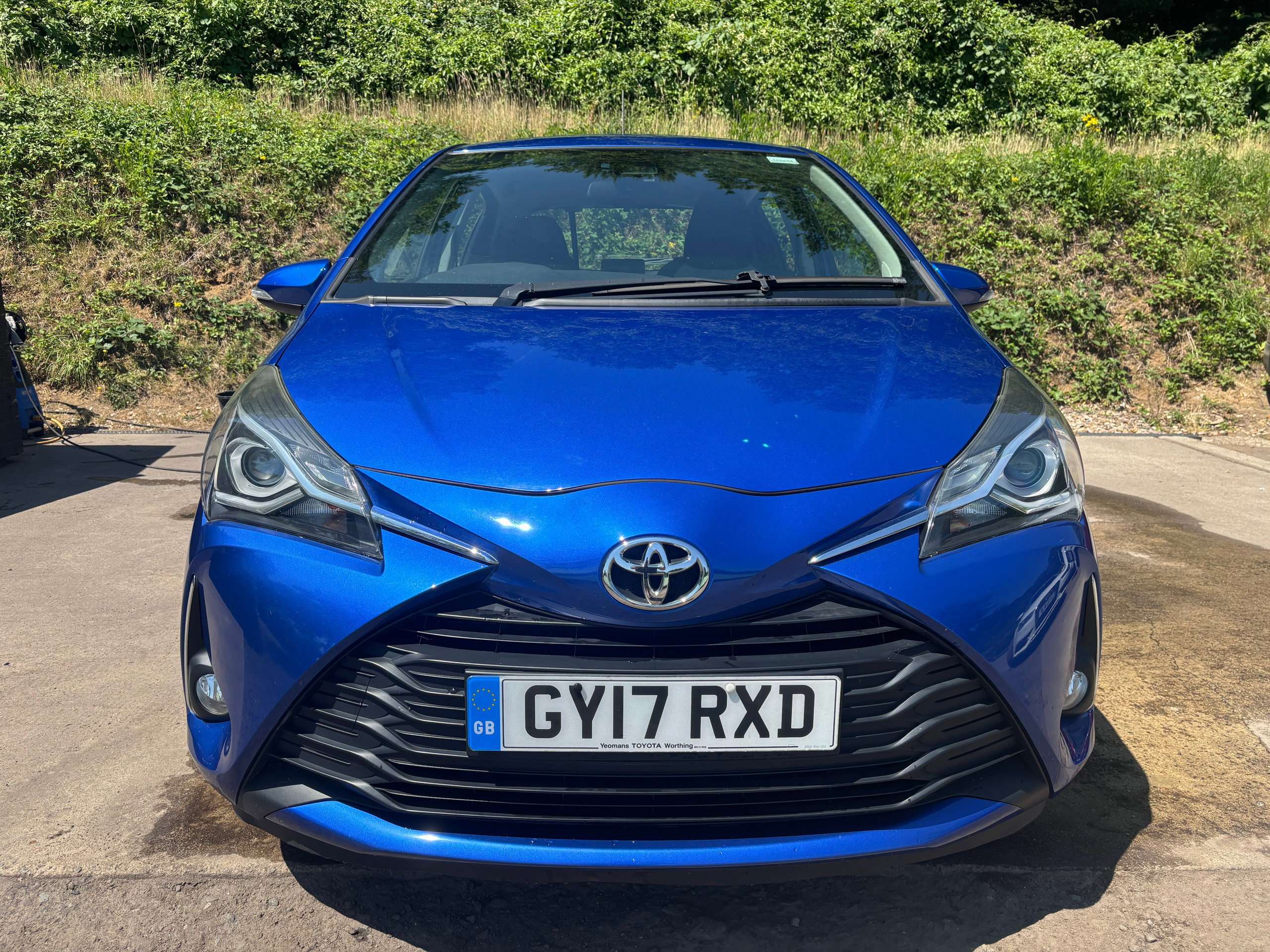 A 2017 TOYOTA YARIS 1.5 VVT-i Icon Hatchback 5dr Petrol Manual Euro 6 (111 ps) A 2017 TOYOTA YARIS 1.5 VVT-i Icon Hatchback 5dr Petrol Manual Euro 6 (111 ps)