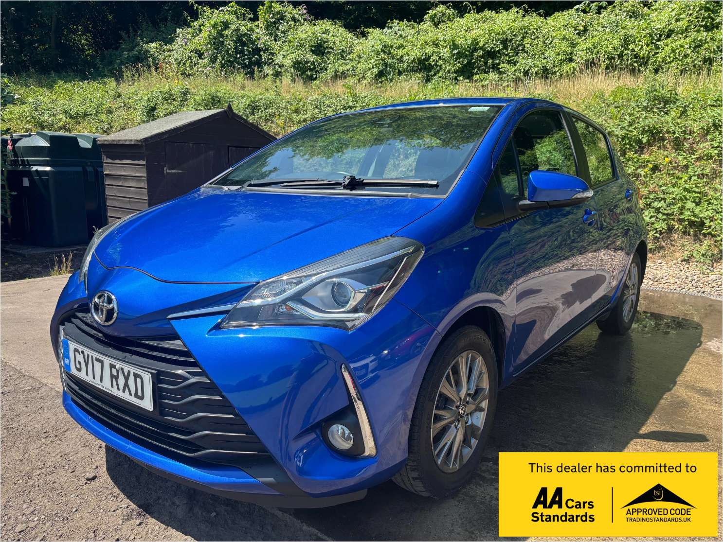 A 2017 TOYOTA YARIS 1.5 VVT-i Icon Hatchback 5dr Petrol Manual Euro 6 (111 ps) A 2017 TOYOTA YARIS 1.5 VVT-i Icon Hatchback 5dr Petrol Manual Euro 6 (111 ps)