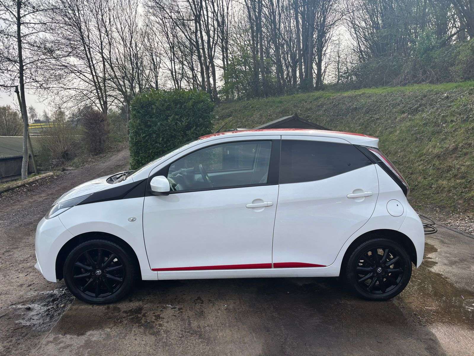 2017 TOYOTA AYGO 2017 TOYOTA AYGO