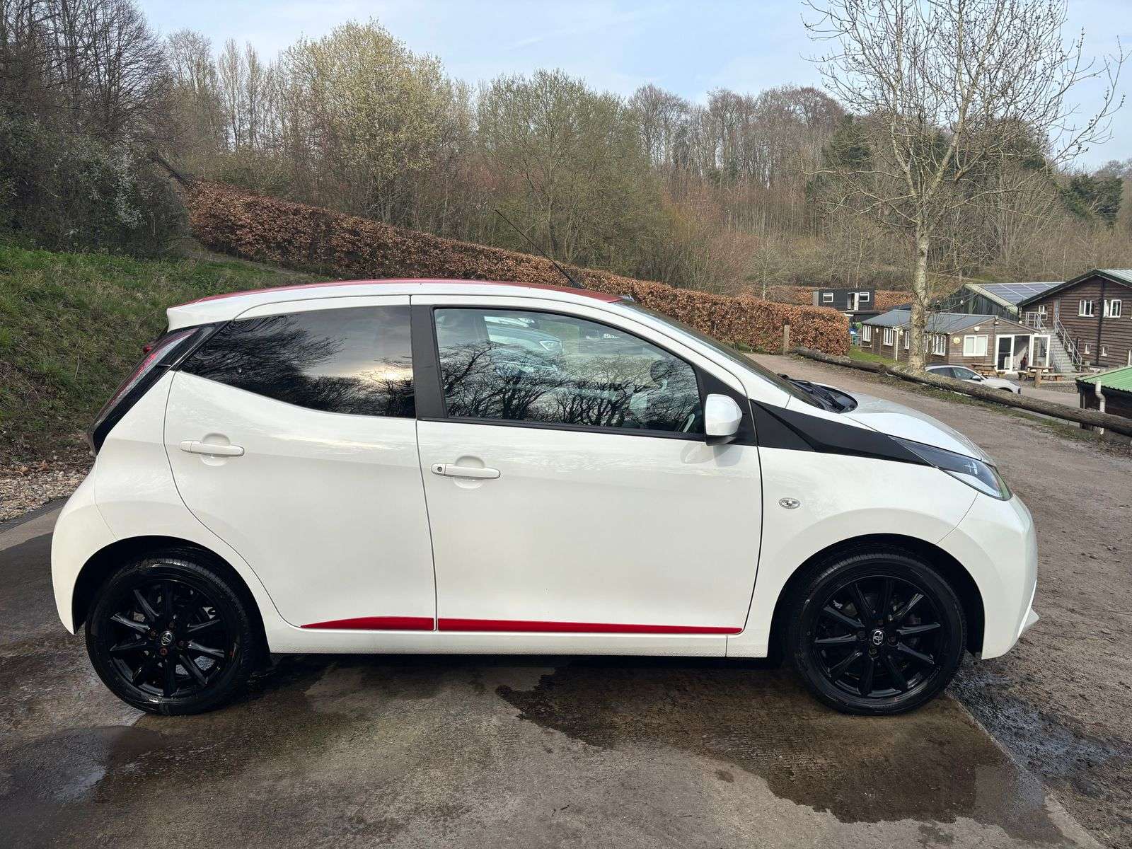 A 2017 TOYOTA AYGO 1.0 VVT-i x-press Hatchback 5dr Petrol Manual Euro 6 (68 ps) A 2017 TOYOTA AYGO 1.0 VVT-i x-press Hatchback 5dr Petrol Manual Euro 6 (68 ps)