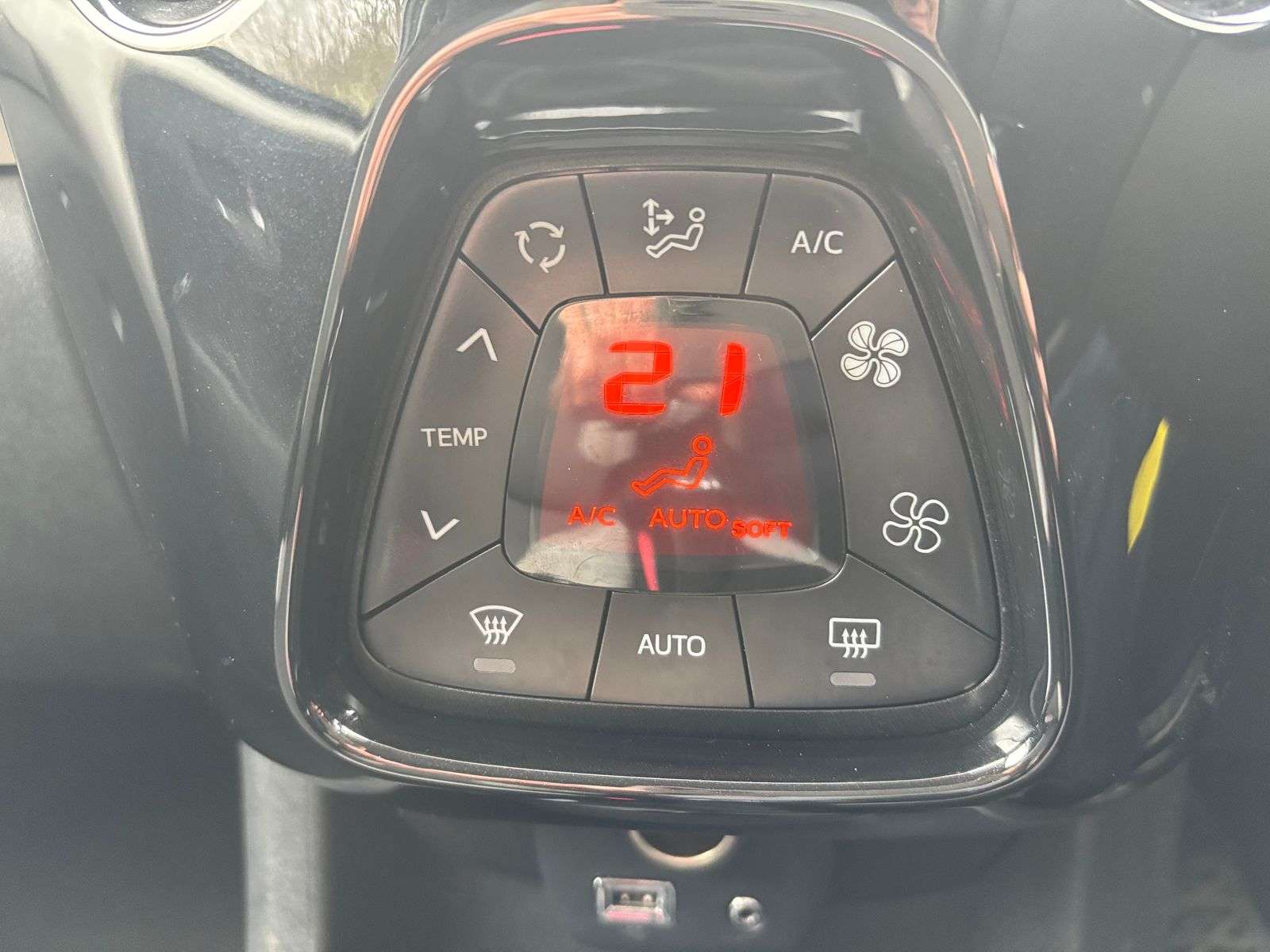 2017 TOYOTA AYGO 2017 TOYOTA AYGO