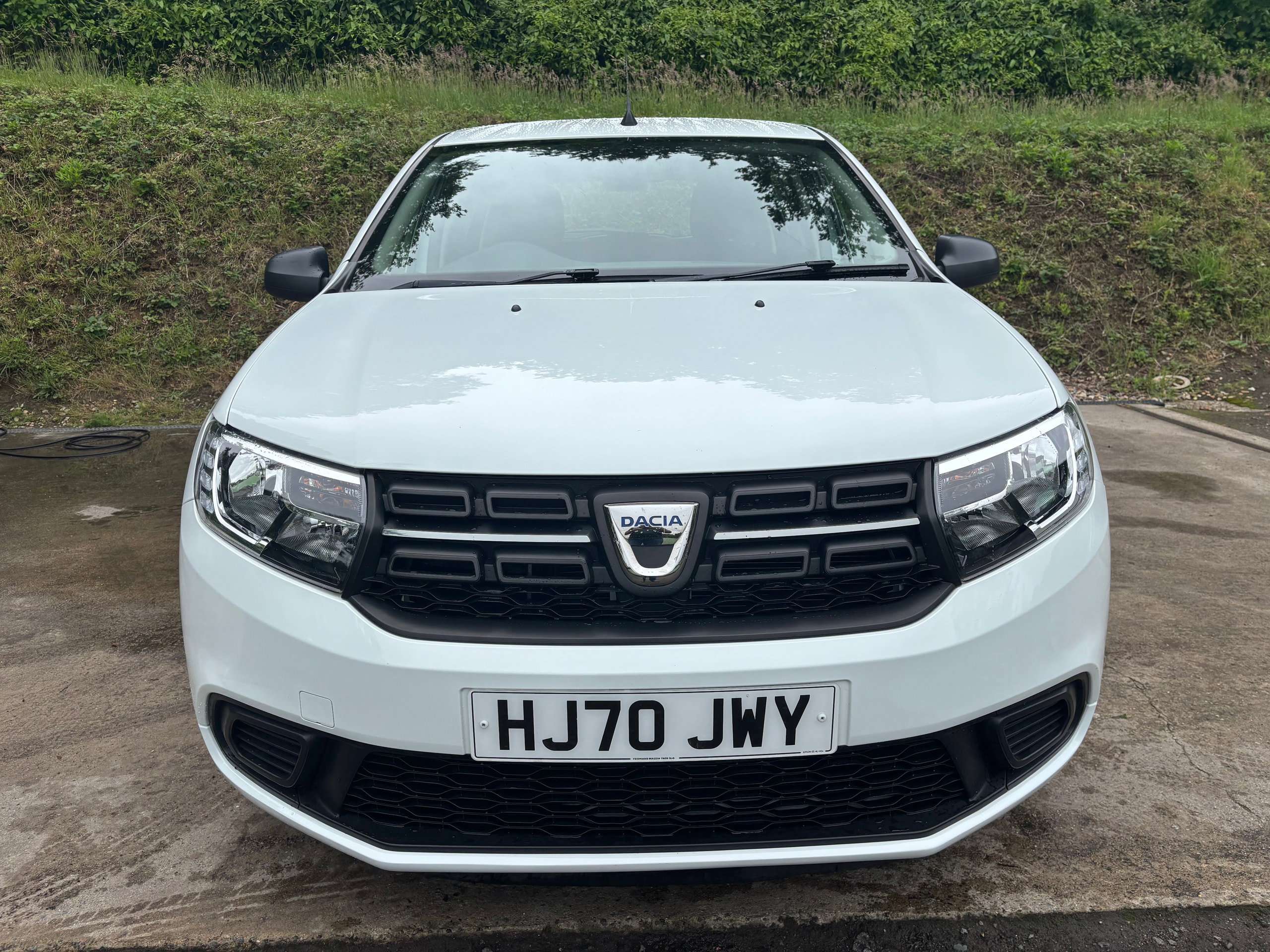 A 2020 DACIA SANDERO 1.0 SCe Essential Hatchback 5dr Petrol Manual Euro 6 (75 ps) A 2020 DACIA SANDERO 1.0 SCe Essential Hatchback 5dr Petrol Manual Euro 6 (75 ps)
