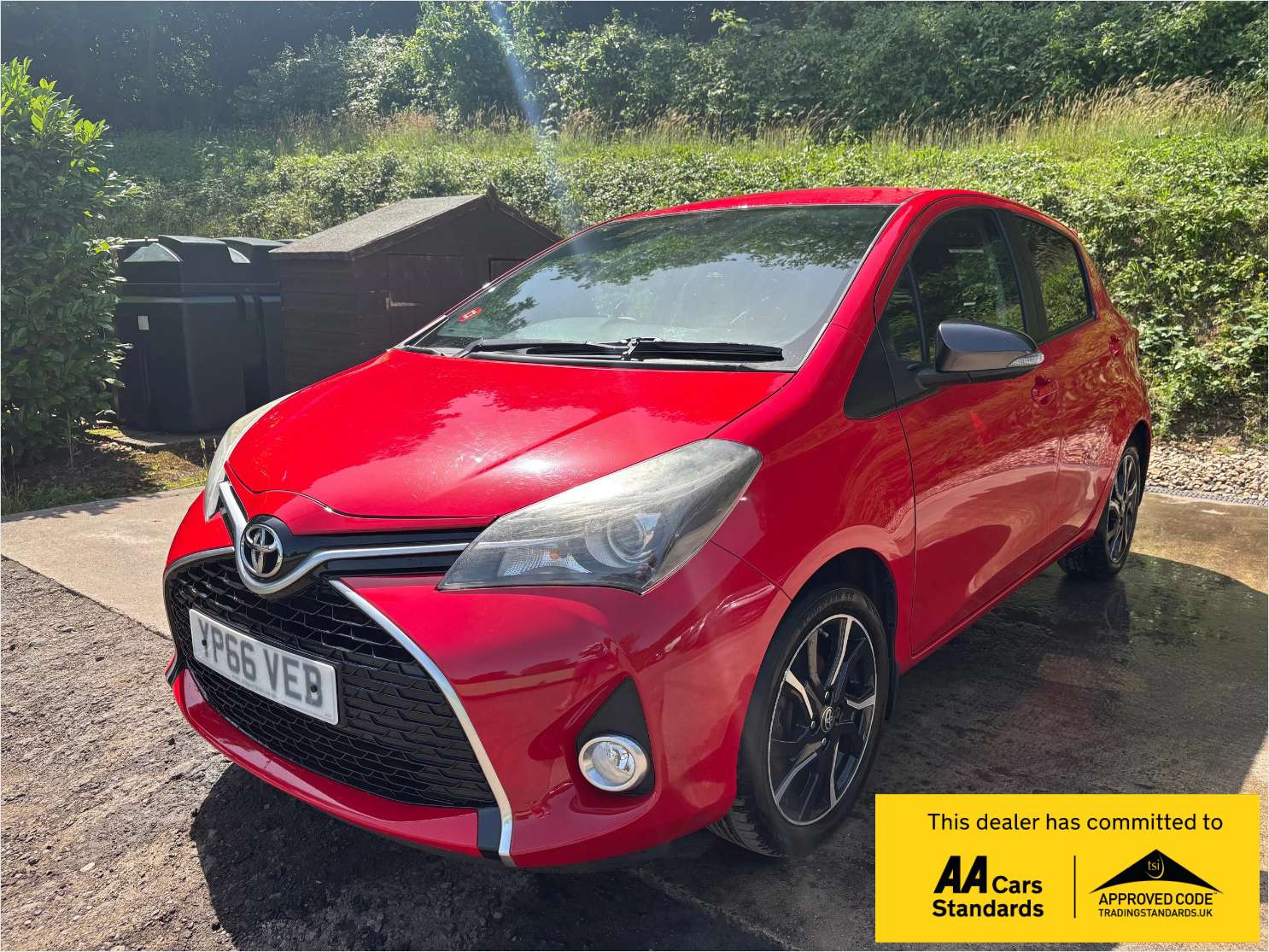 A 2016 TOYOTA YARIS 1.33 Dual VVT-i Design Hatchback 5dr Petrol Manual Euro 6 (99 ps) A 2016 TOYOTA YARIS 1.33 Dual VVT-i Design Hatchback 5dr Petrol Manual Euro 6 (99 ps)