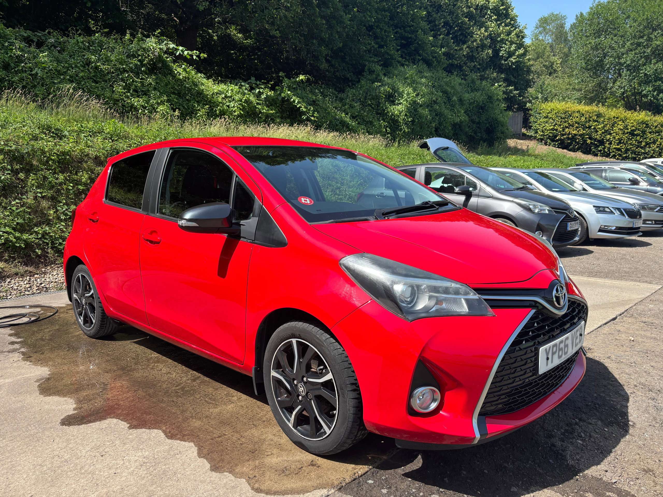 A 2016 TOYOTA YARIS 1.33 Dual VVT-i Design Hatchback 5dr Petrol Manual Euro 6 (99 ps) A 2016 TOYOTA YARIS 1.33 Dual VVT-i Design Hatchback 5dr Petrol Manual Euro 6 (99 ps)