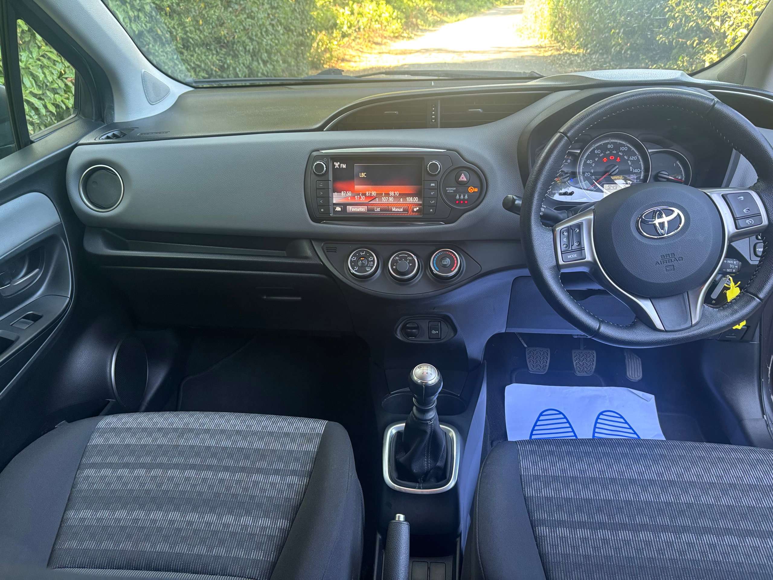 2016 TOYOTA YARIS 2016 TOYOTA YARIS