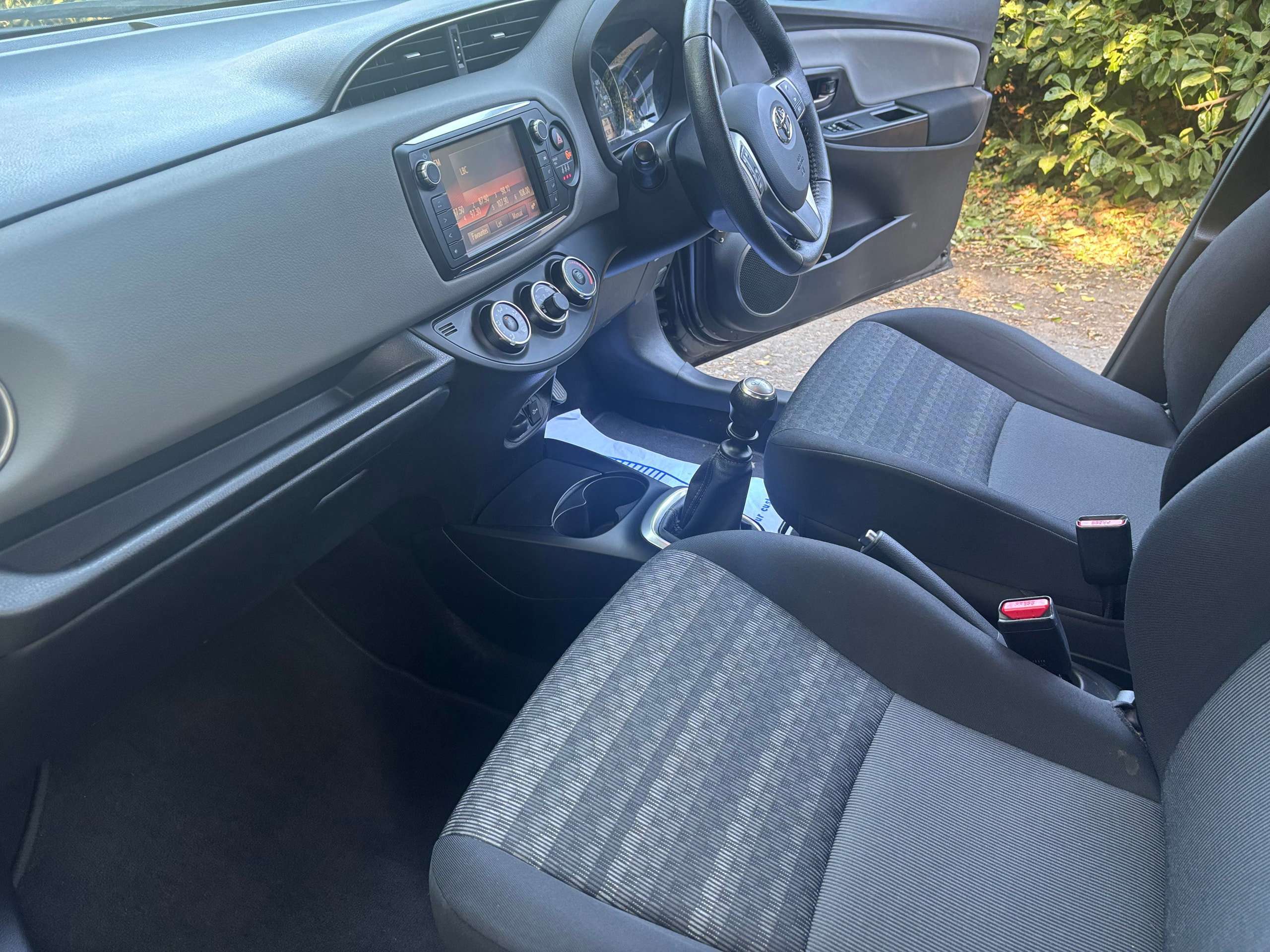 2016 TOYOTA YARIS 2016 TOYOTA YARIS