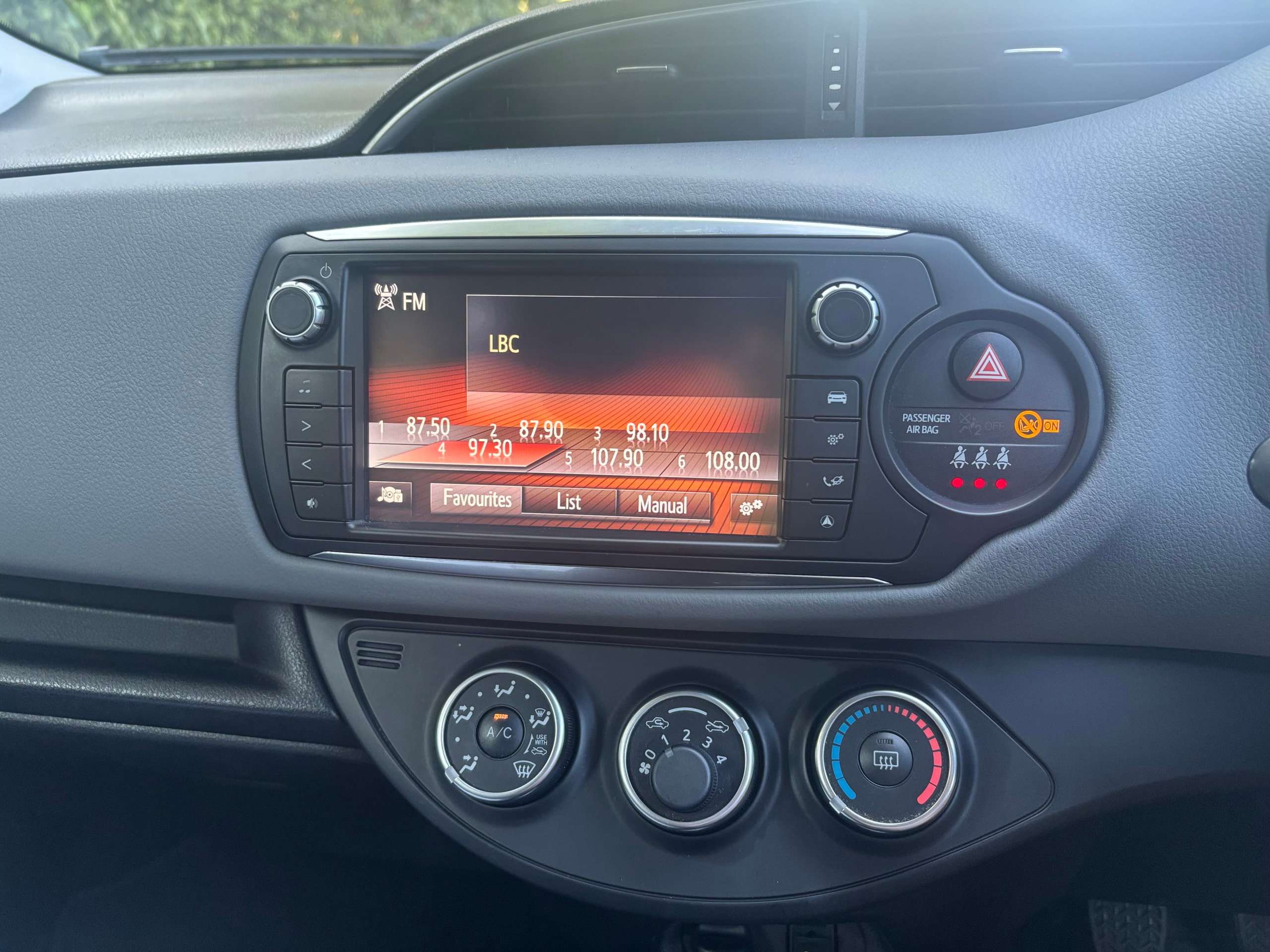 2016 TOYOTA YARIS 2016 TOYOTA YARIS