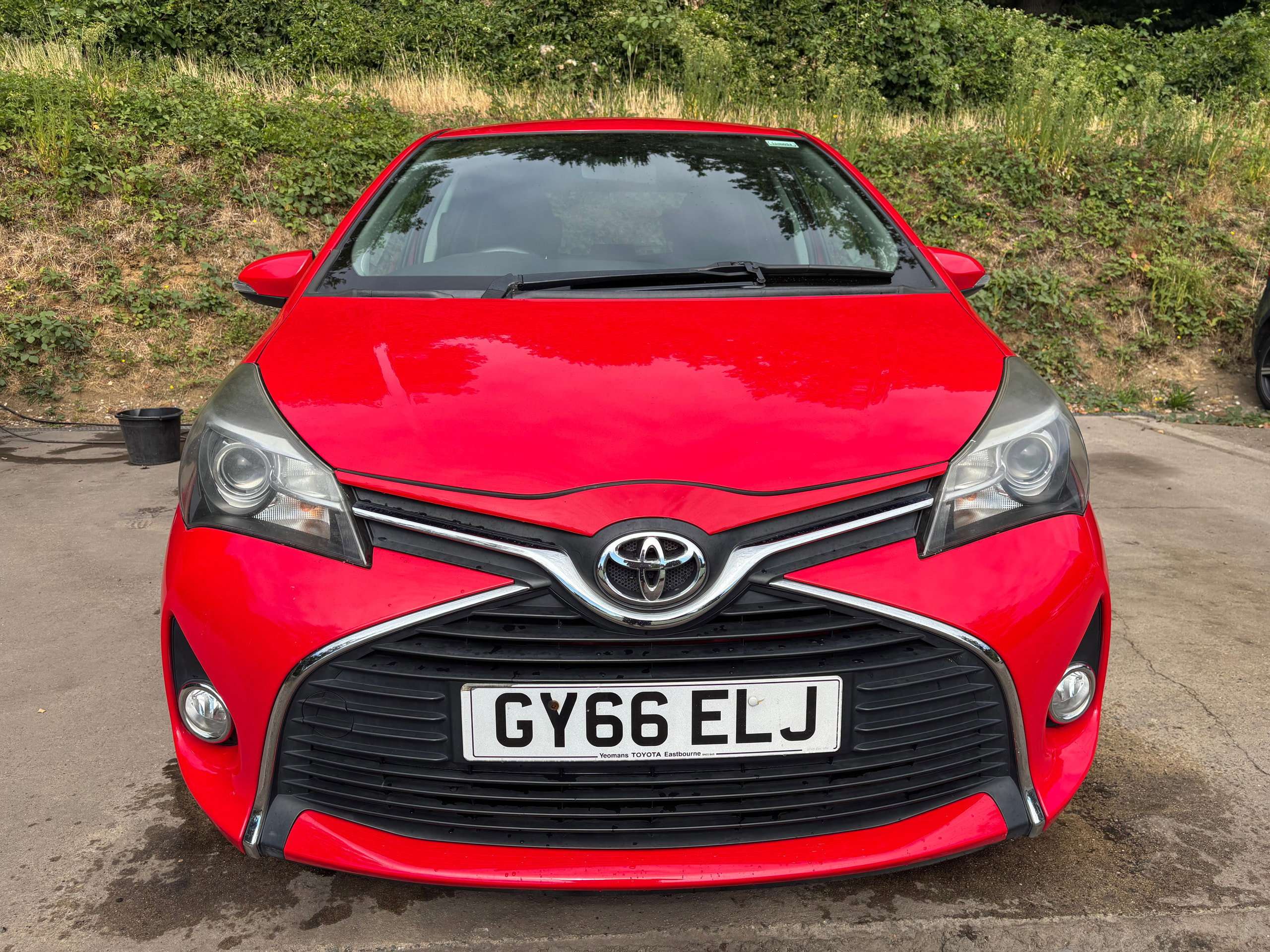 A 2016 TOYOTA YARIS 1.33 Dual VVT-i Icon Hatchback 5dr Petrol Manual Euro 6 (99 ps) A 2016 TOYOTA YARIS 1.33 Dual VVT-i Icon Hatchback 5dr Petrol Manual Euro 6 (99 ps)
