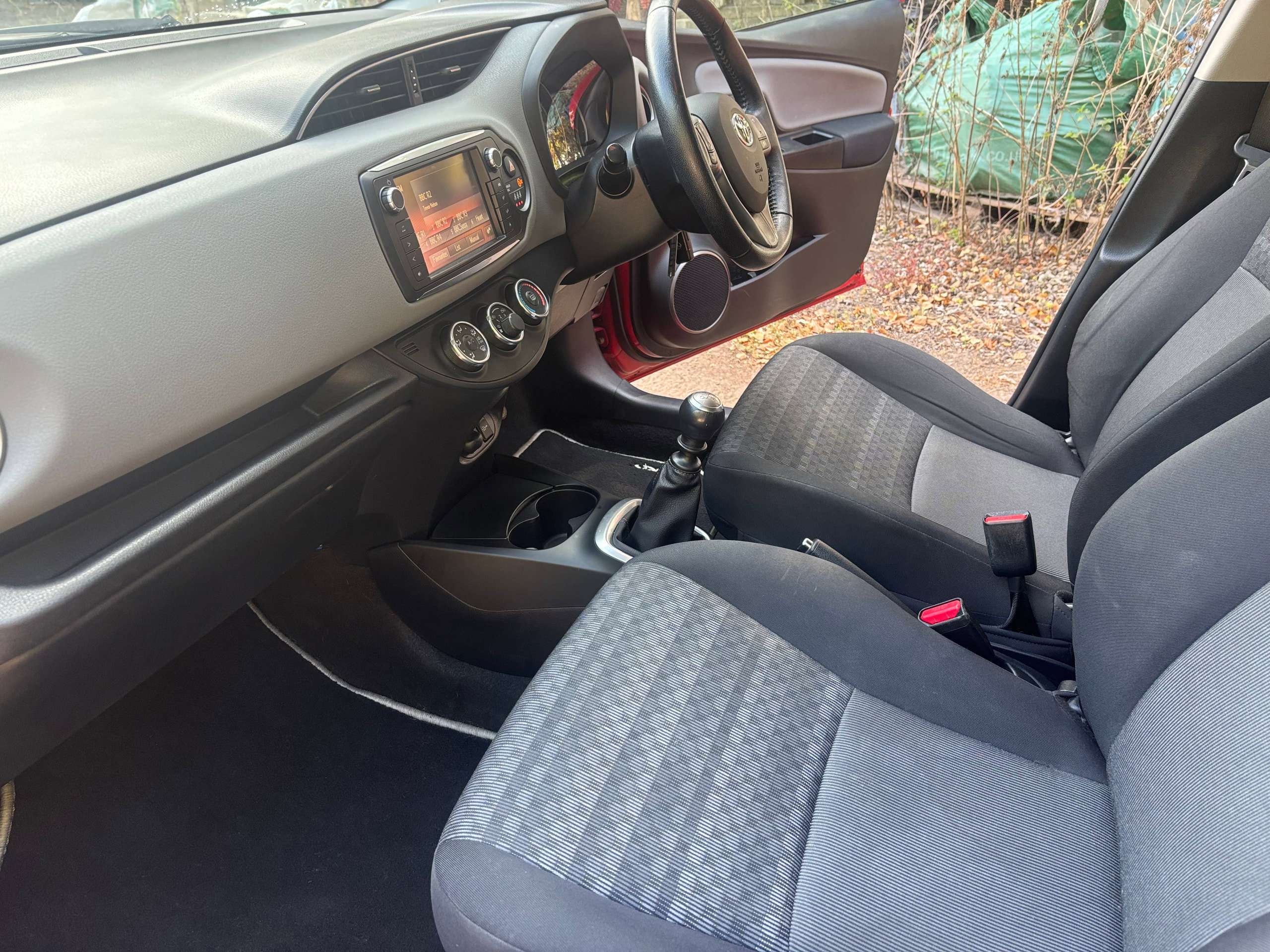 2016 TOYOTA YARIS 2016 TOYOTA YARIS