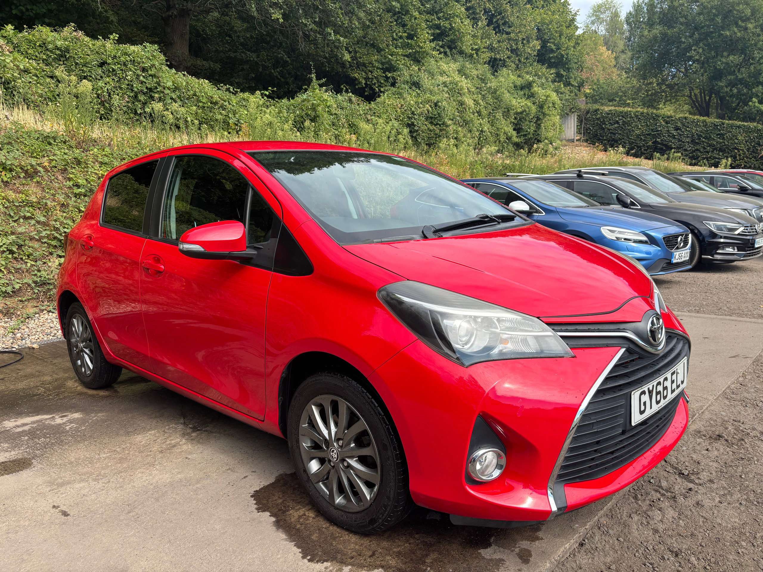 A 2016 TOYOTA YARIS 1.33 Dual VVT-i Icon Hatchback 5dr Petrol Manual Euro 6 (99 ps) A 2016 TOYOTA YARIS 1.33 Dual VVT-i Icon Hatchback 5dr Petrol Manual Euro 6 (99 ps)