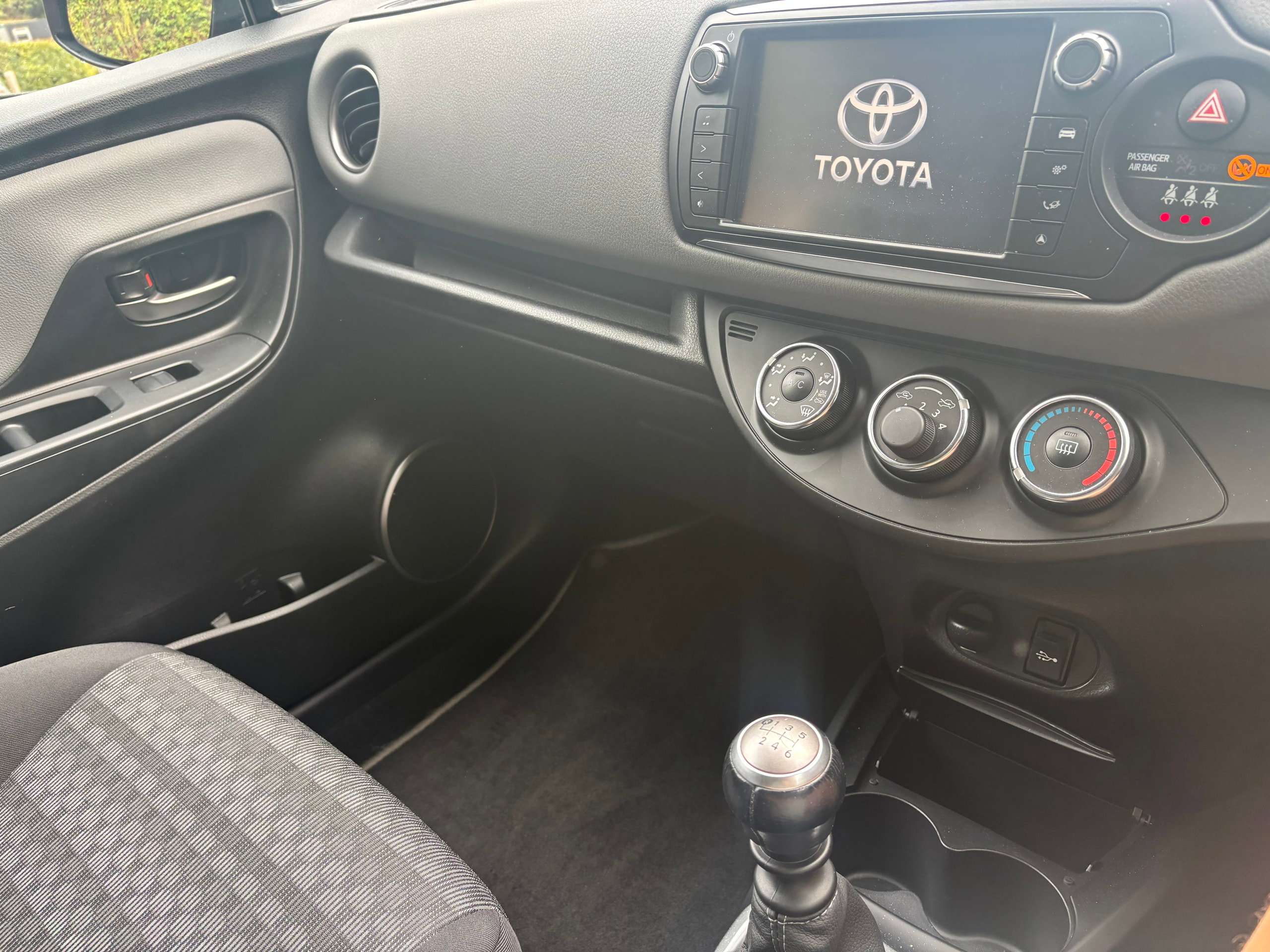 2017 TOYOTA YARIS 2017 TOYOTA YARIS
