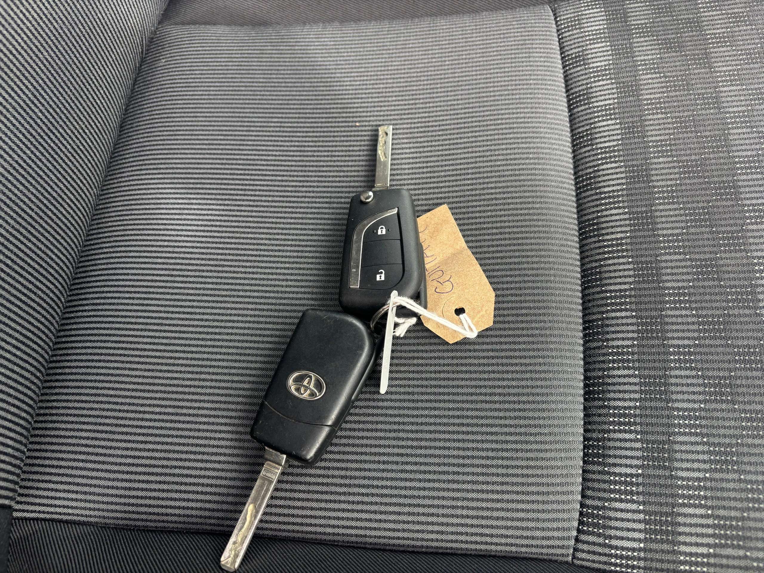 2017 TOYOTA YARIS 2017 TOYOTA YARIS