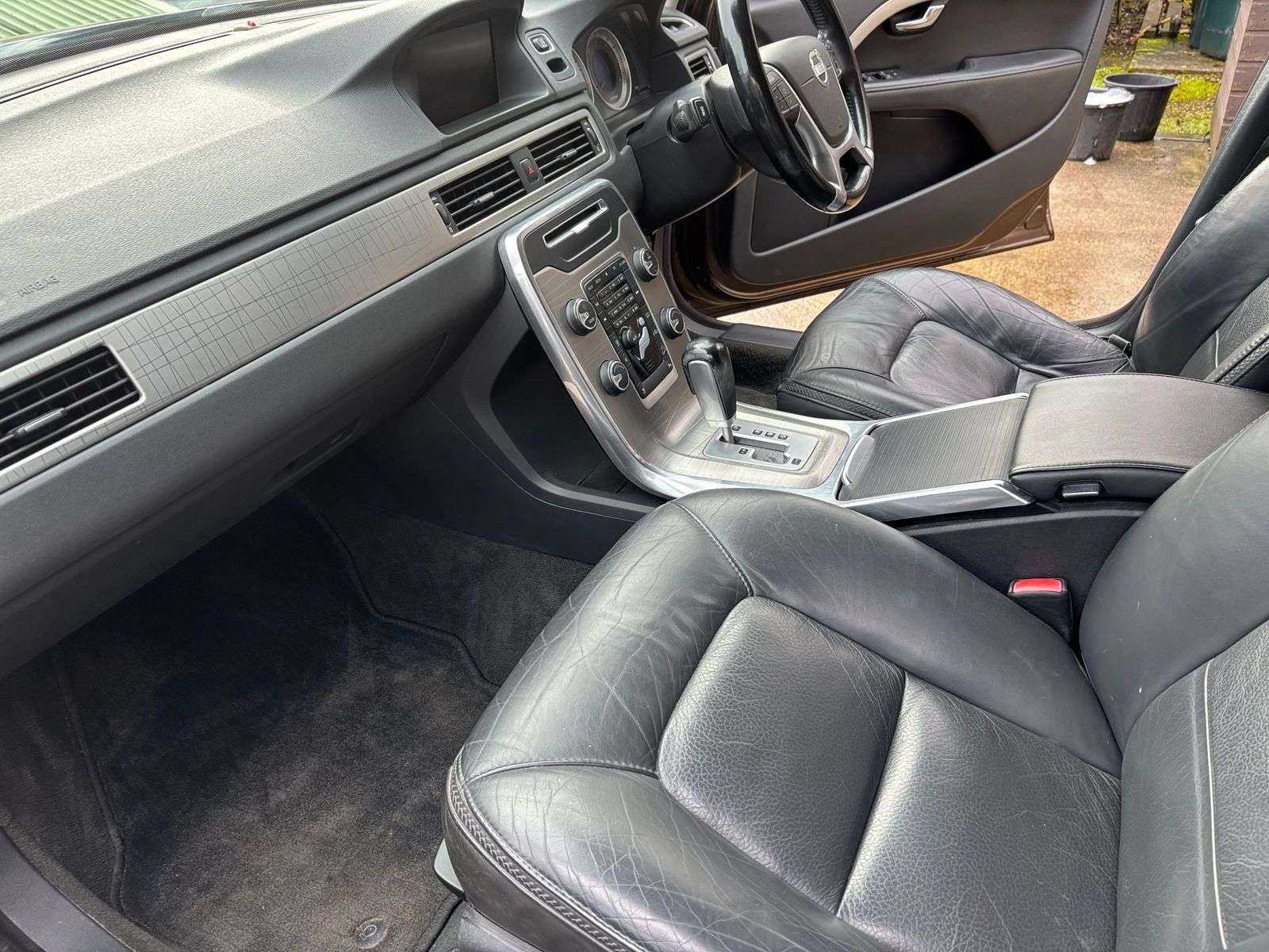 2011 VOLVO XC70 2011 VOLVO XC70