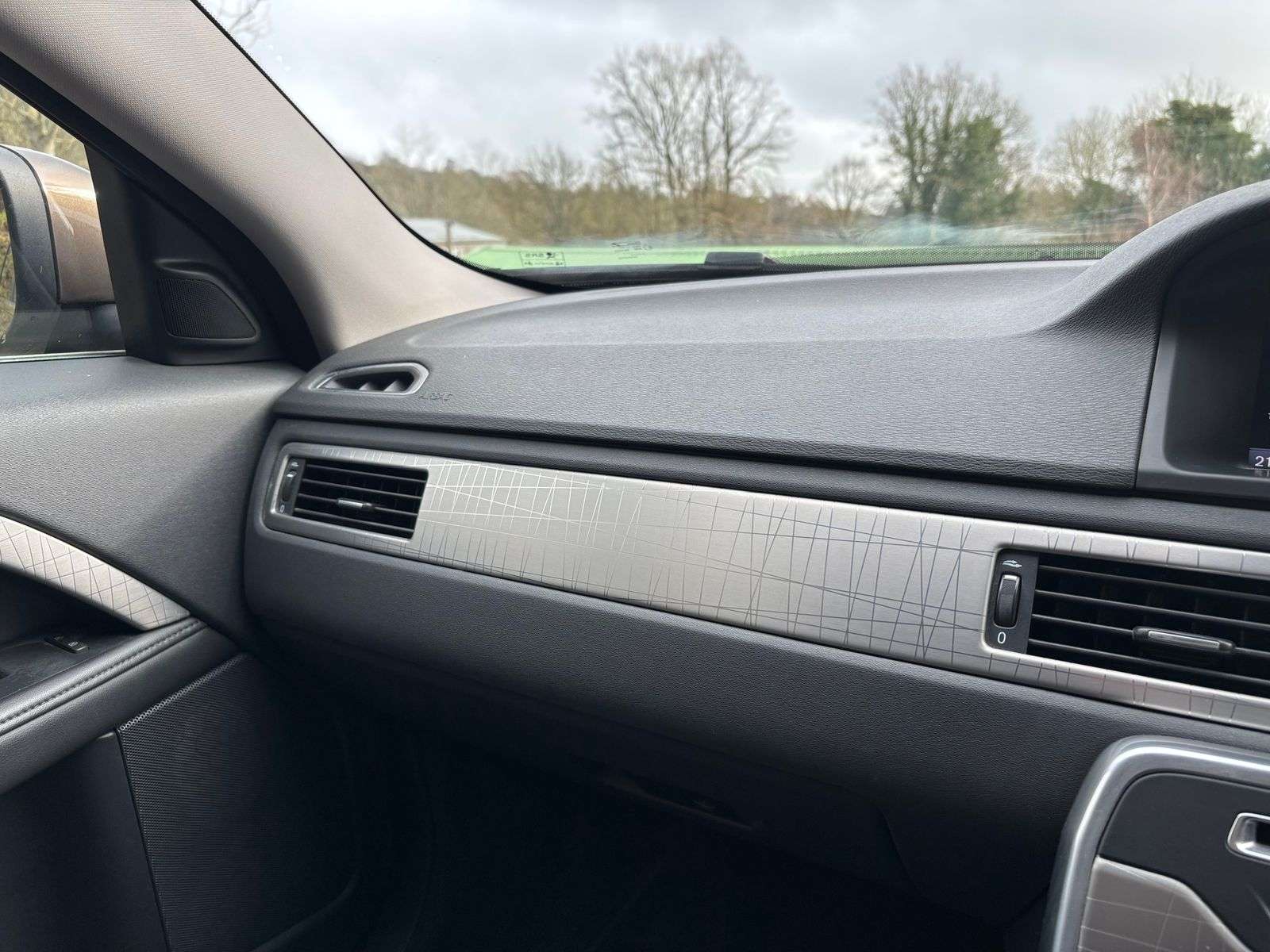 2011 VOLVO XC70 2011 VOLVO XC70