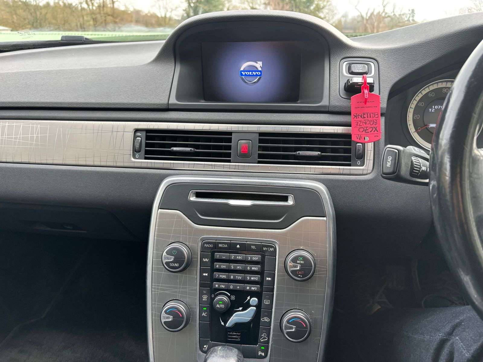 2011 VOLVO XC70 2011 VOLVO XC70