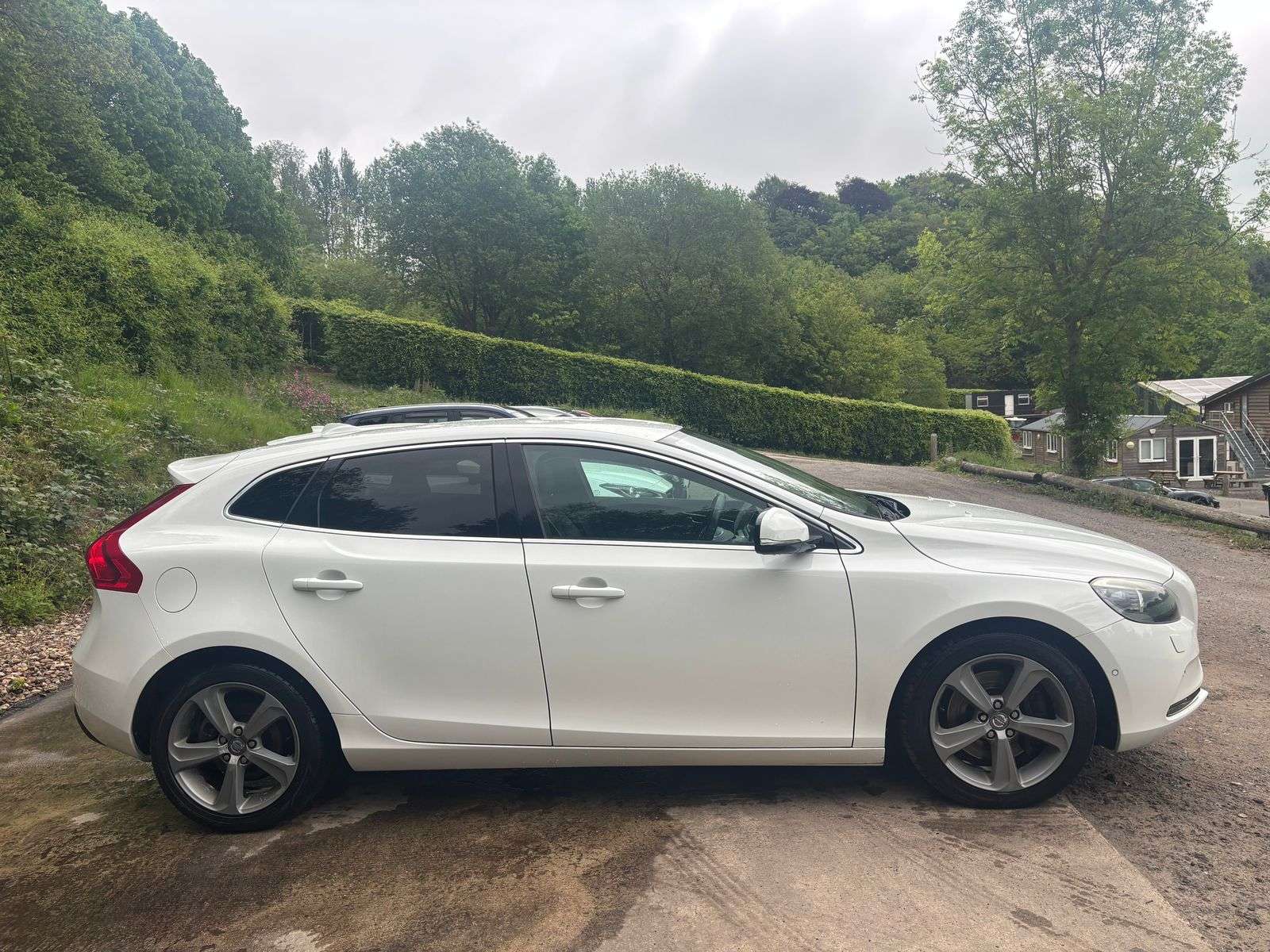 2012 VOLVO V40 2012 VOLVO V40