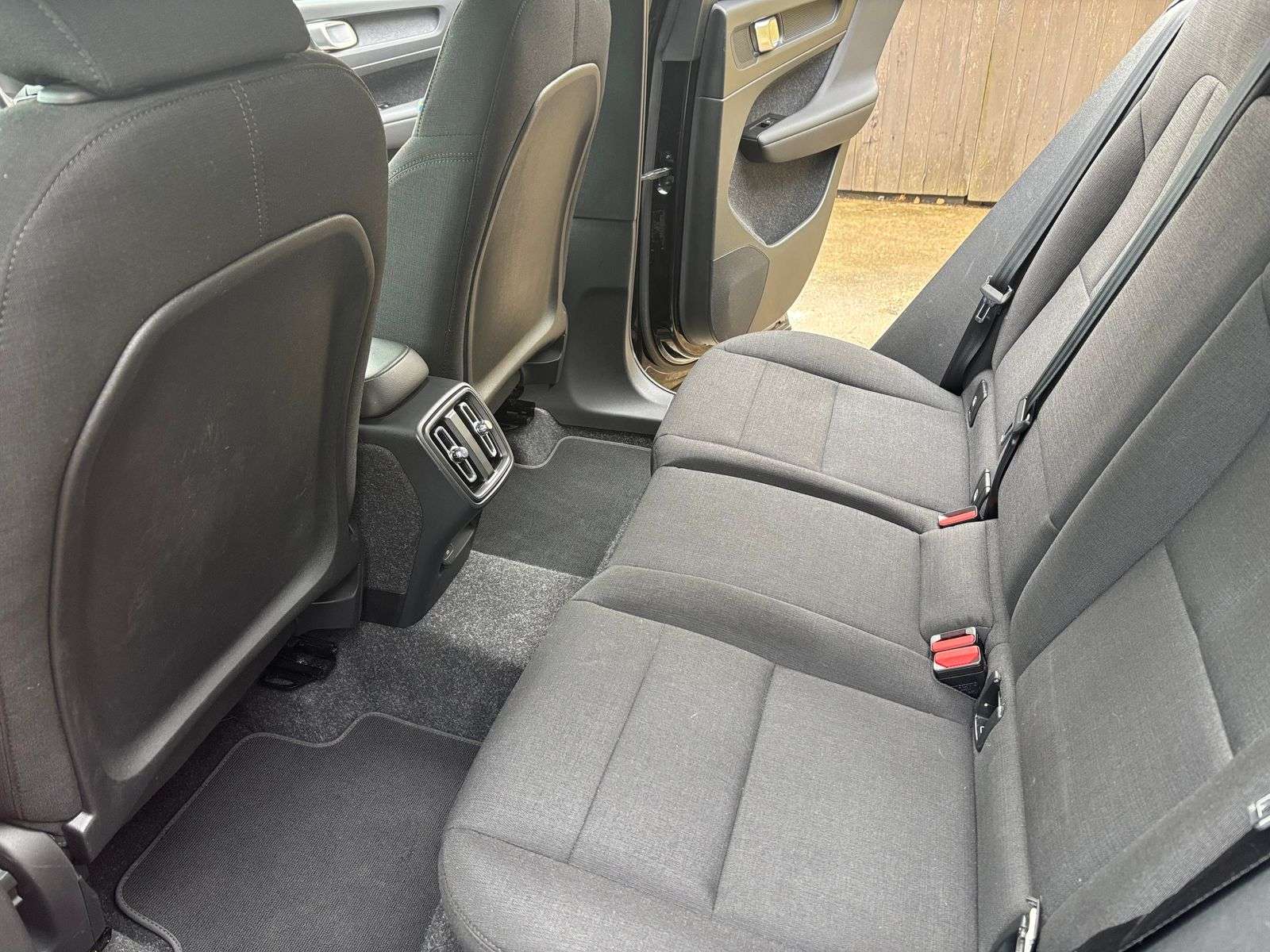 2021 VOLVO XC40 2021 VOLVO XC40