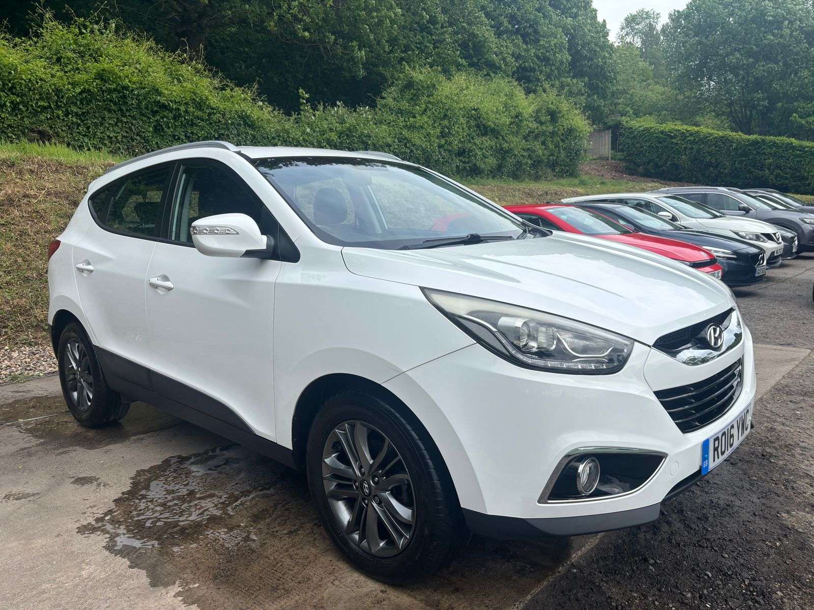 A 2016 HYUNDAI IX35 2.0 CRDi SE SUV 5dr Diesel Auto 4WD Euro 5 (134 bhp) A 2016 HYUNDAI IX35 2.0 CRDi SE SUV 5dr Diesel Auto 4WD Euro 5 (134 bhp)