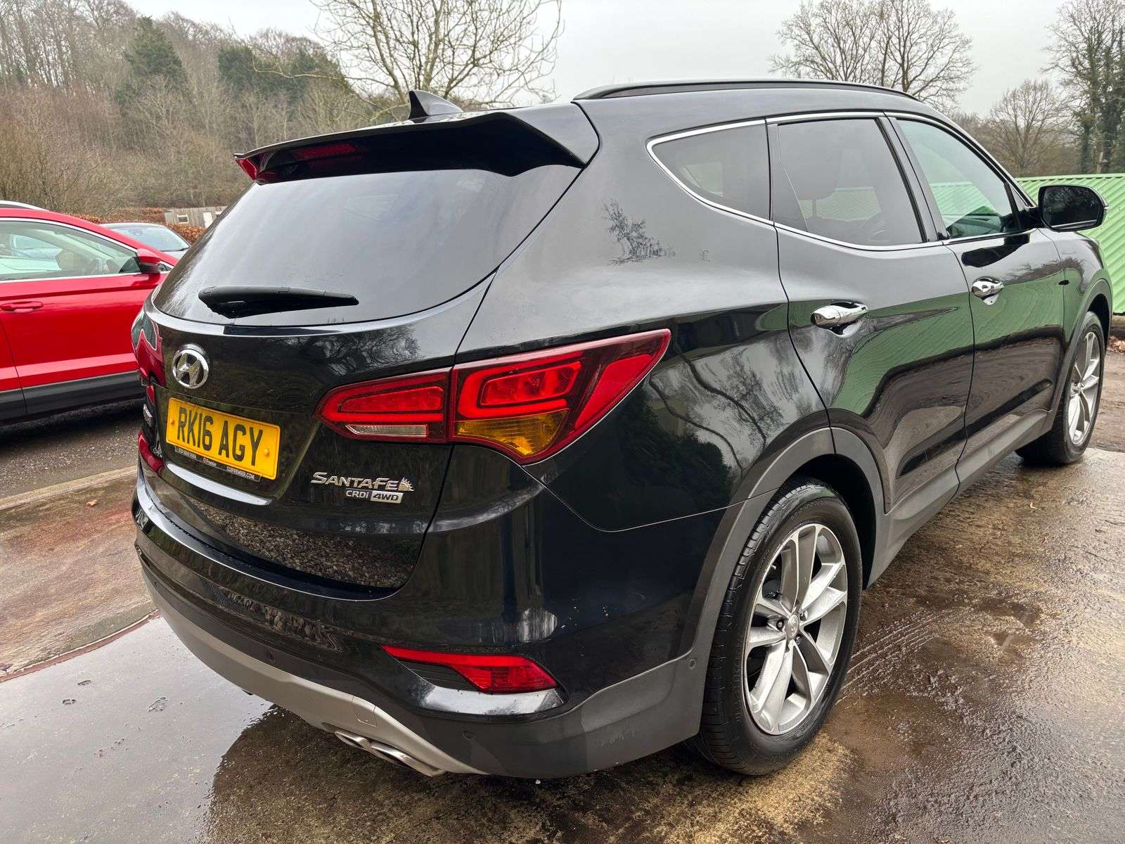 A 2016 HYUNDAI SANTA FE 2.2 CRDi Blue Drive Premium SE SUV 5dr Diesel Auto 4WD Euro 6 (s/s) (7 Seat) (200 ps) A 2016 HYUNDAI SANTA FE 2.2 CRDi Blue Drive Premium SE SUV 5dr Diesel Auto 4WD Euro 6 (s/s) (7 Seat) (200 ps)