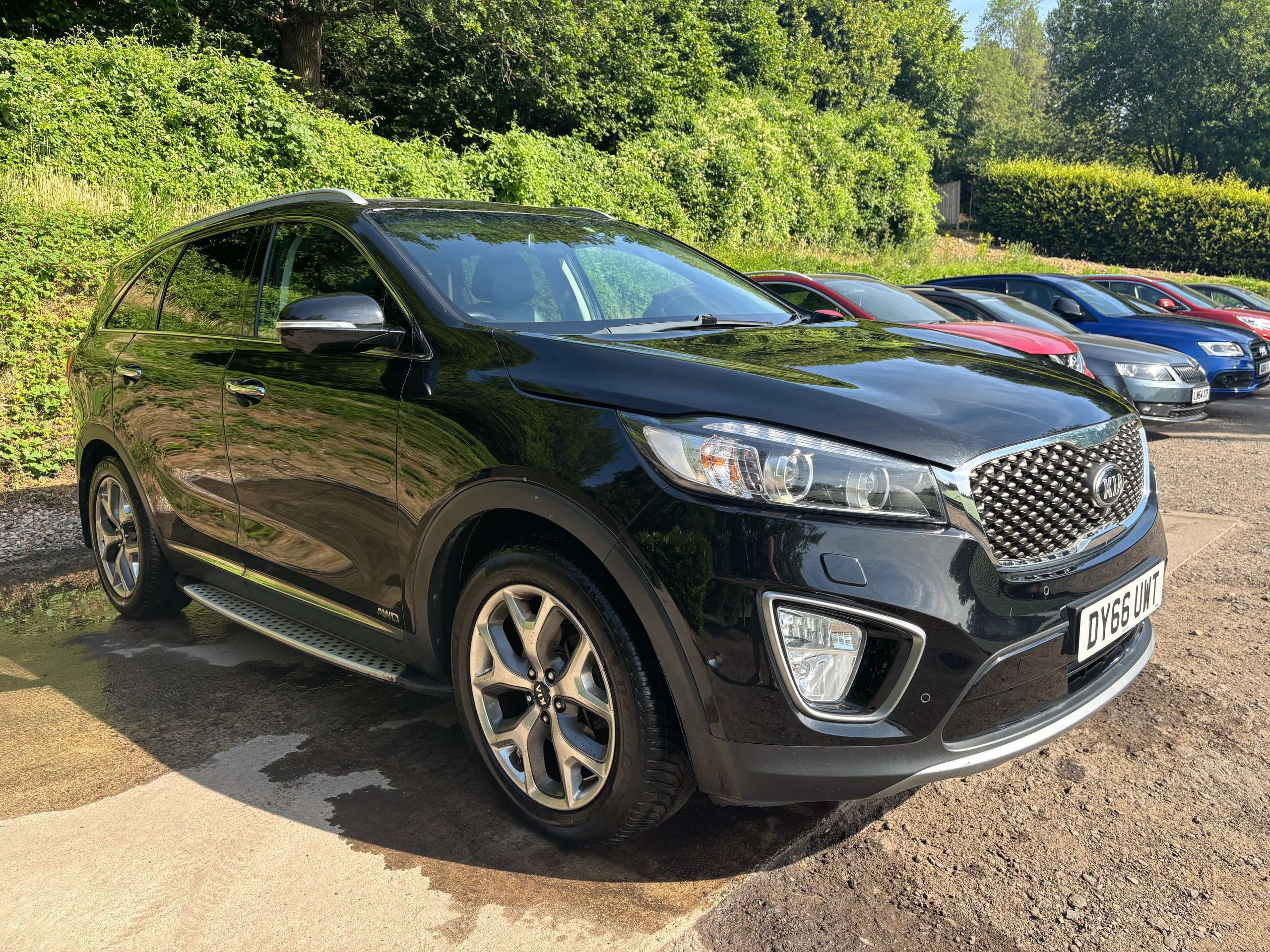 A 2016 KIA SORENTO 2.2 CRDi KX-4 SUV 5dr Diesel Auto AWD Euro 6 (197 bhp) A 2016 KIA SORENTO 2.2 CRDi KX-4 SUV 5dr Diesel Auto AWD Euro 6 (197 bhp)