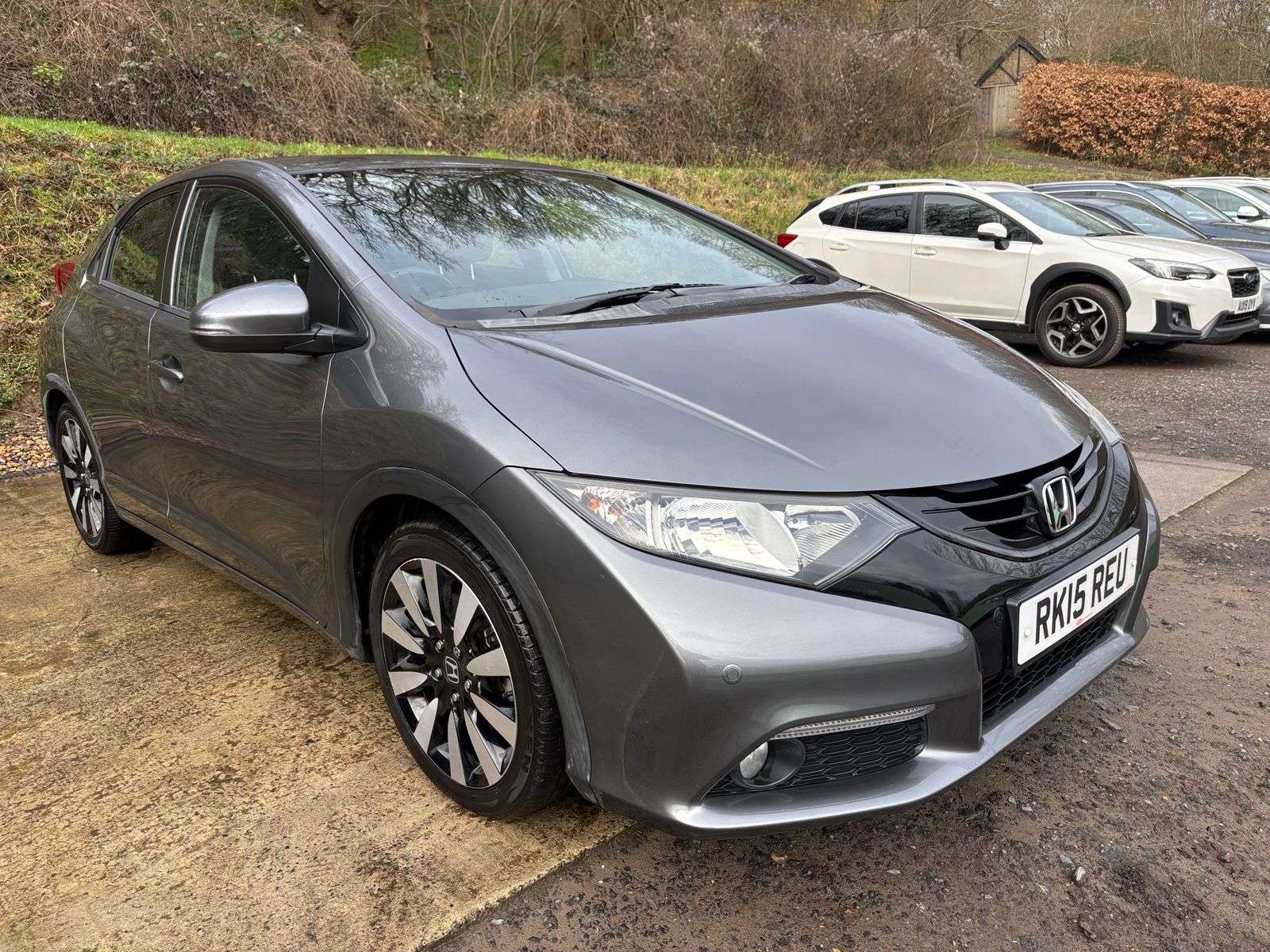 A 2015 HONDA CIVIC 1.8 i-VTEC SE Plus Hatchback 5dr Petrol Auto Euro 5 (142 ps) A 2015 HONDA CIVIC 1.8 i-VTEC SE Plus Hatchback 5dr Petrol Auto Euro 5 (142 ps)