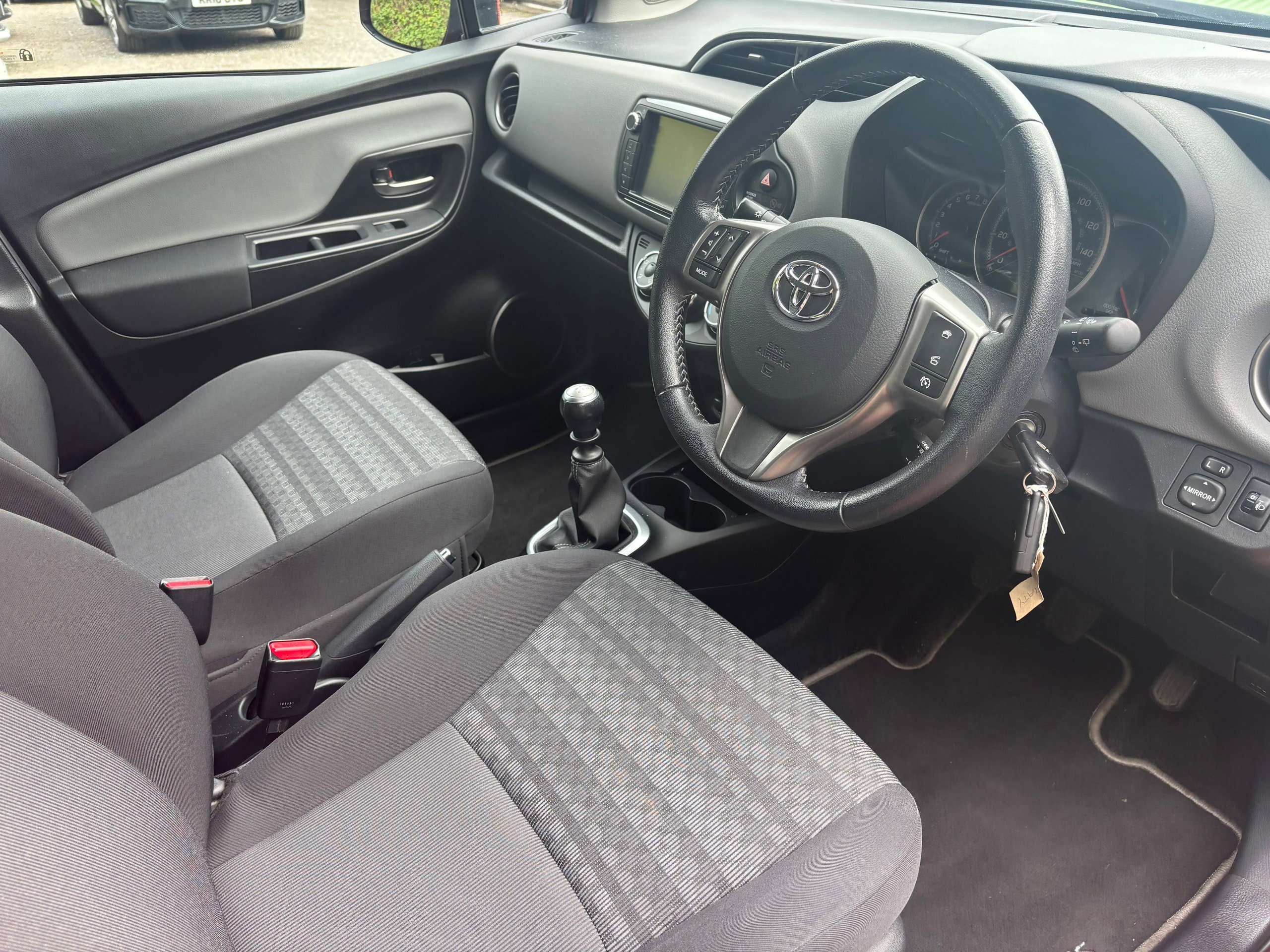 2017 TOYOTA YARIS 2017 TOYOTA YARIS