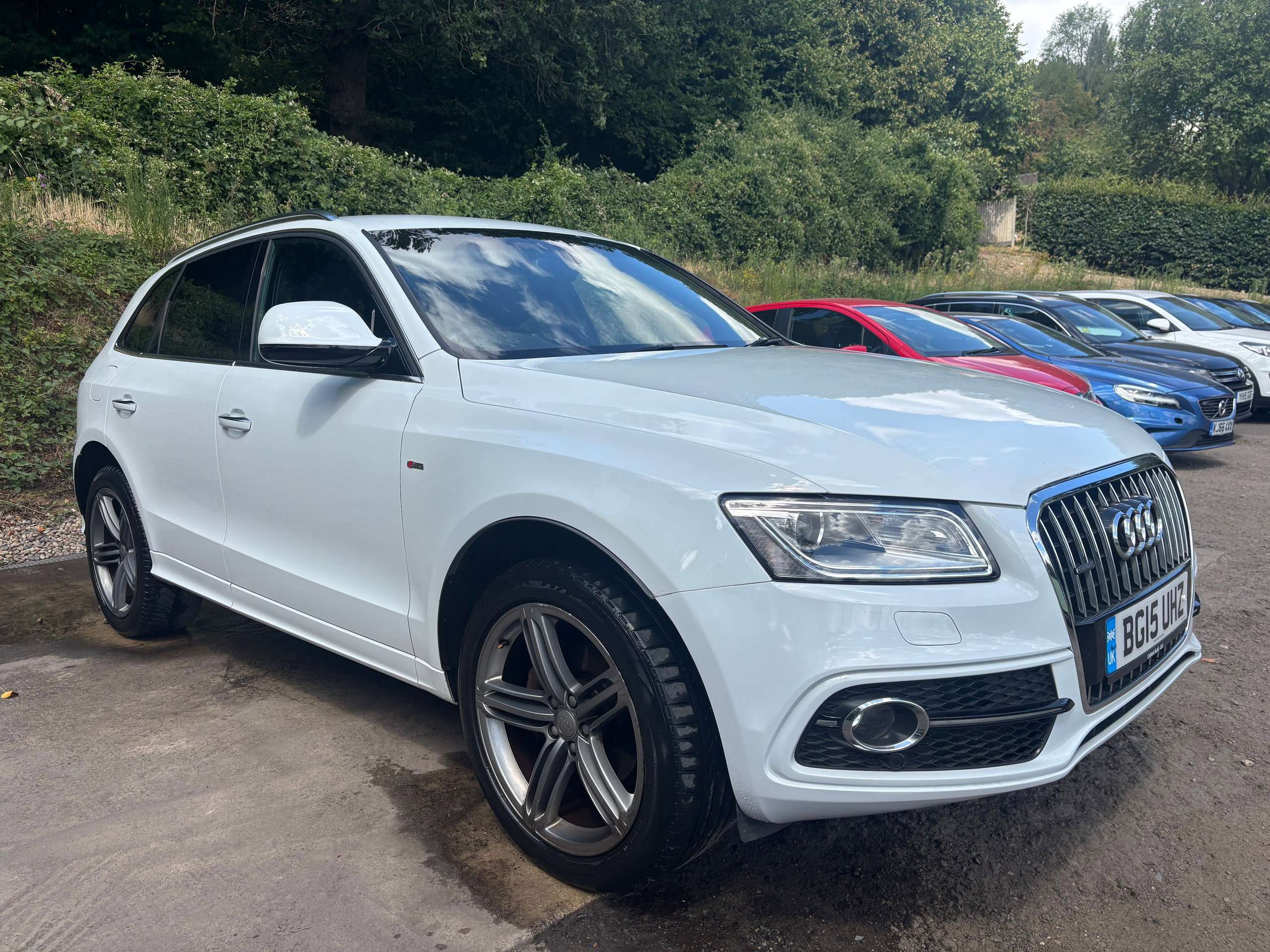 A 2015 AUDI Q5 2.0 TDI S line Plus SUV 5dr Diesel S Tronic quattro Euro 5 (s/s) (177 ps) A 2015 AUDI Q5 2.0 TDI S line Plus SUV 5dr Diesel S Tronic quattro Euro 5 (s/s) (177 ps)
