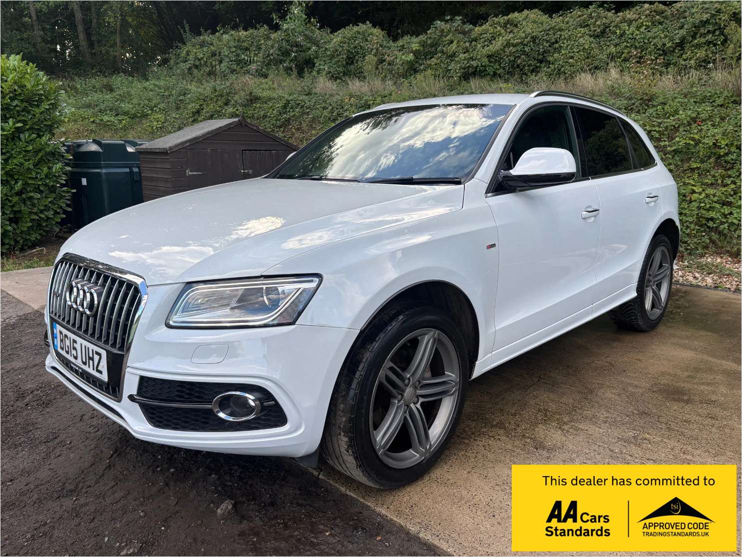 A 2015 AUDI Q5 2.0 TDI S line Plus SUV 5dr Diesel S Tronic quattro Euro 5 (s/s) (177 ps) A 2015 AUDI Q5 2.0 TDI S line Plus SUV 5dr Diesel S Tronic quattro Euro 5 (s/s) (177 ps)
