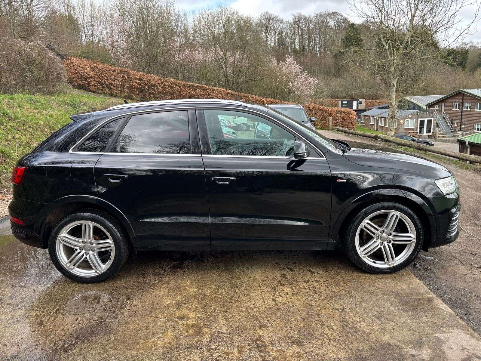 A 2016 AUDI Q3 2.0 TDI S line Plus SUV 5dr Diesel S Tronic quattro Euro 6 (s/s) (150 ps) A 2016 AUDI Q3 2.0 TDI S line Plus SUV 5dr Diesel S Tronic quattro Euro 6 (s/s) (150 ps)