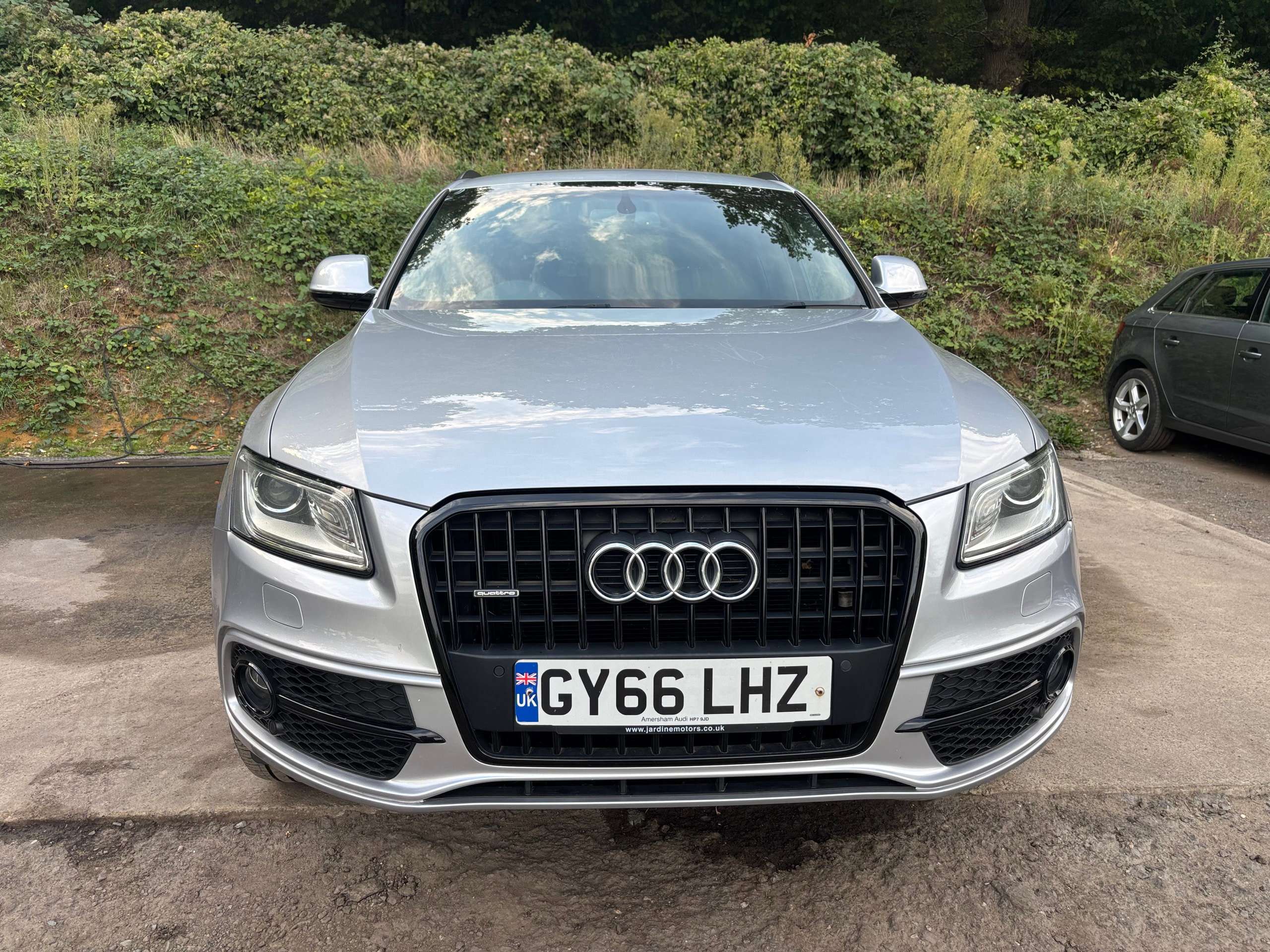 A 2016 AUDI Q5 2.0 TDI S line Plus SUV 5dr Diesel S Tronic quattro Euro 6 (s/s) (190 ps) A 2016 AUDI Q5 2.0 TDI S line Plus SUV 5dr Diesel S Tronic quattro Euro 6 (s/s) (190 ps)