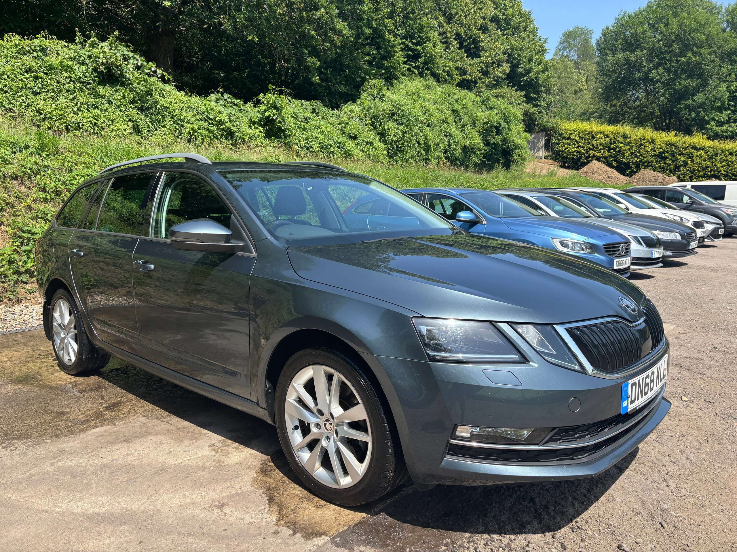 A 2018 SKODA OCTAVIA 2.0 TSI SE L Estate 5dr Petrol DSG Euro 6 (s/s) (190 ps) A 2018 SKODA OCTAVIA 2.0 TSI SE L Estate 5dr Petrol DSG Euro 6 (s/s) (190 ps)