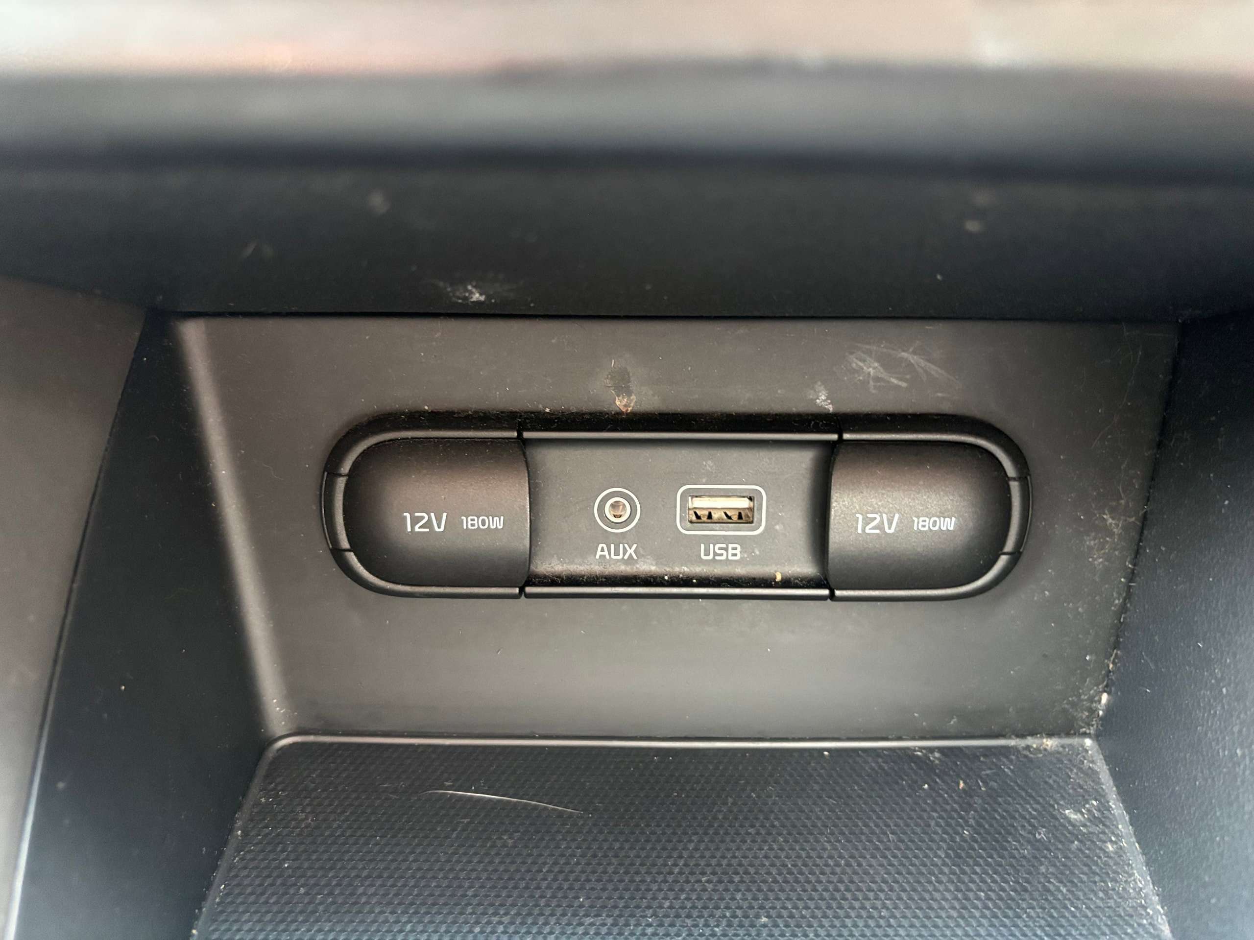 2016 KIA NIRO 2016 KIA NIRO