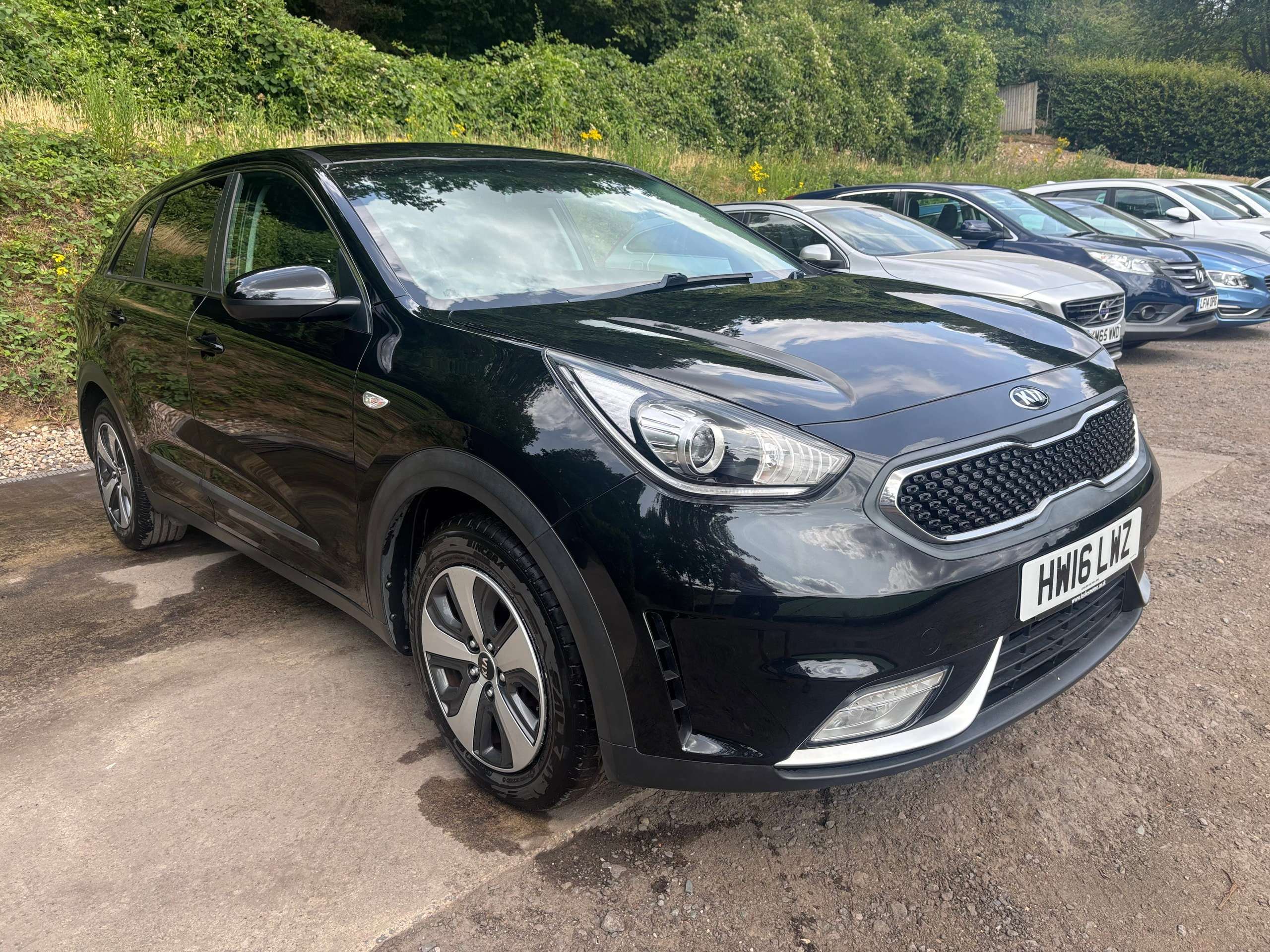 A 2016 KIA NIRO 1.6h GDi 1 SUV 5dr Petrol Hybrid DCT Euro 6 (s/s) (139 bhp) A 2016 KIA NIRO 1.6h GDi 1 SUV 5dr Petrol Hybrid DCT Euro 6 (s/s) (139 bhp)