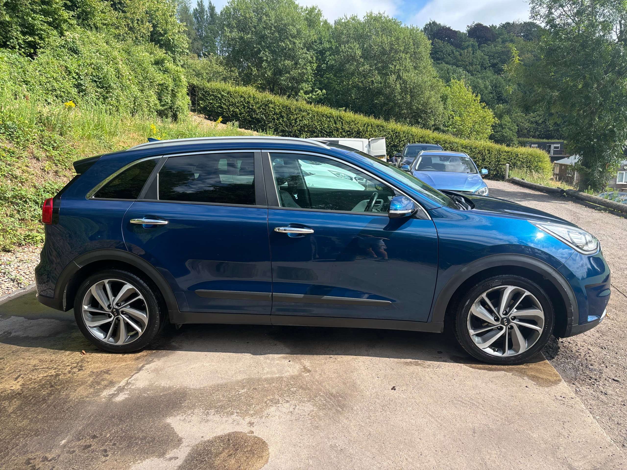 2017 KIA NIRO 2017 KIA NIRO