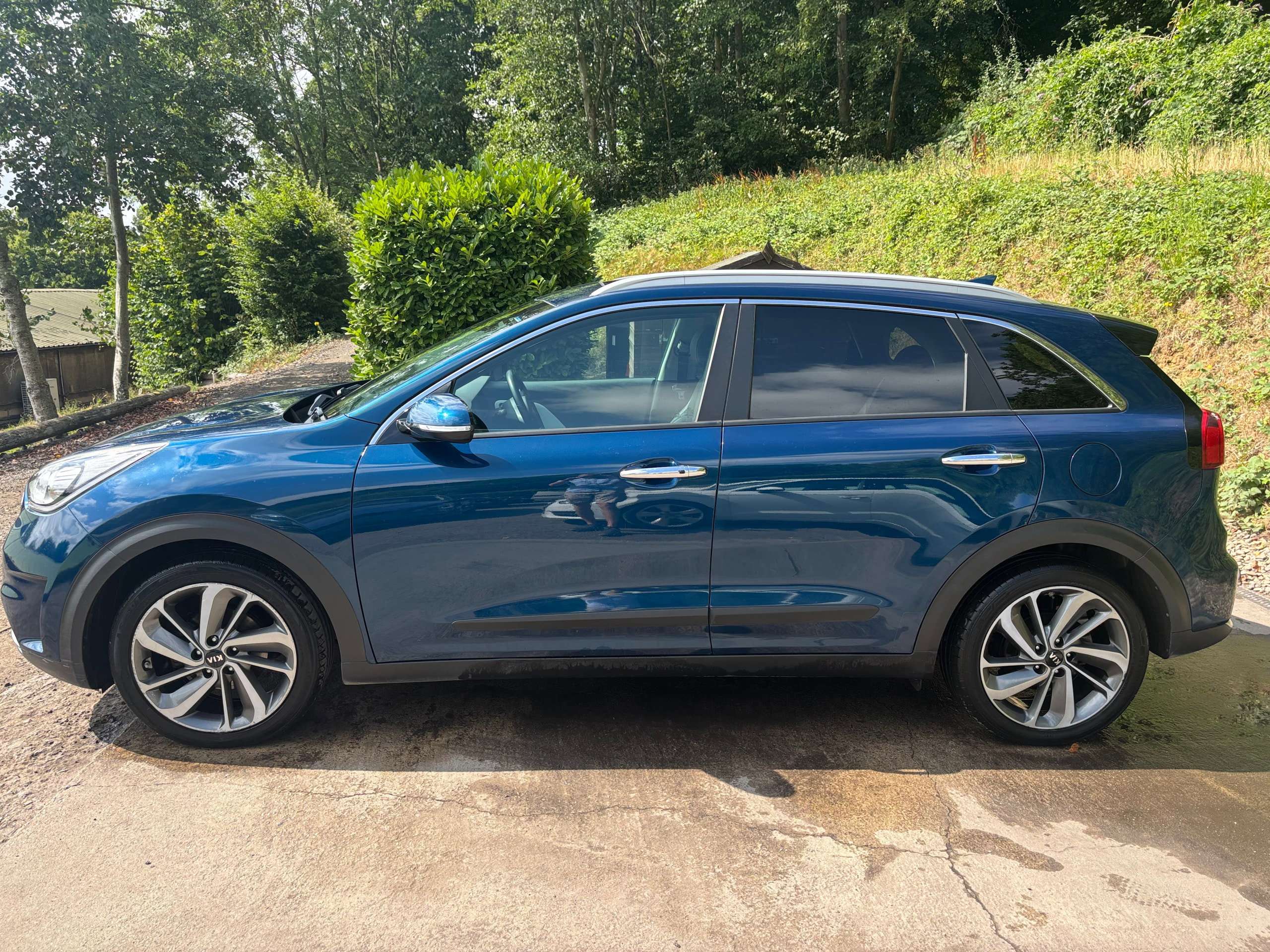 2017 KIA NIRO 2017 KIA NIRO