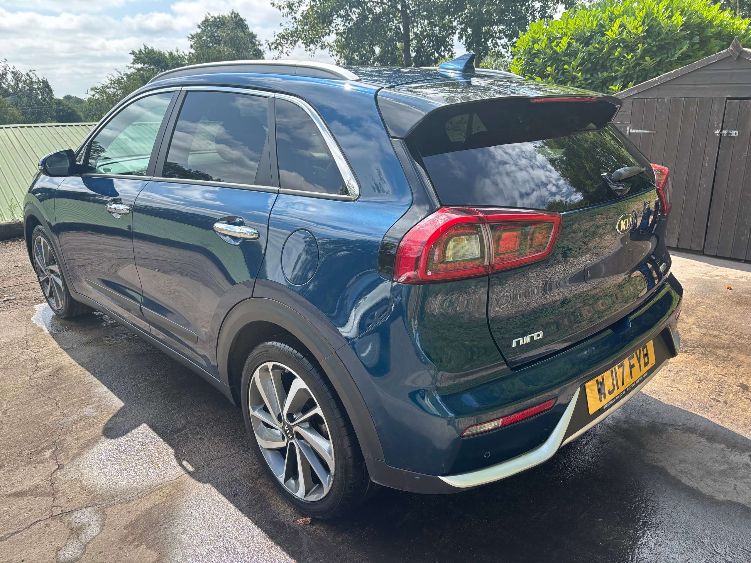 2017 KIA NIRO 2017 KIA NIRO