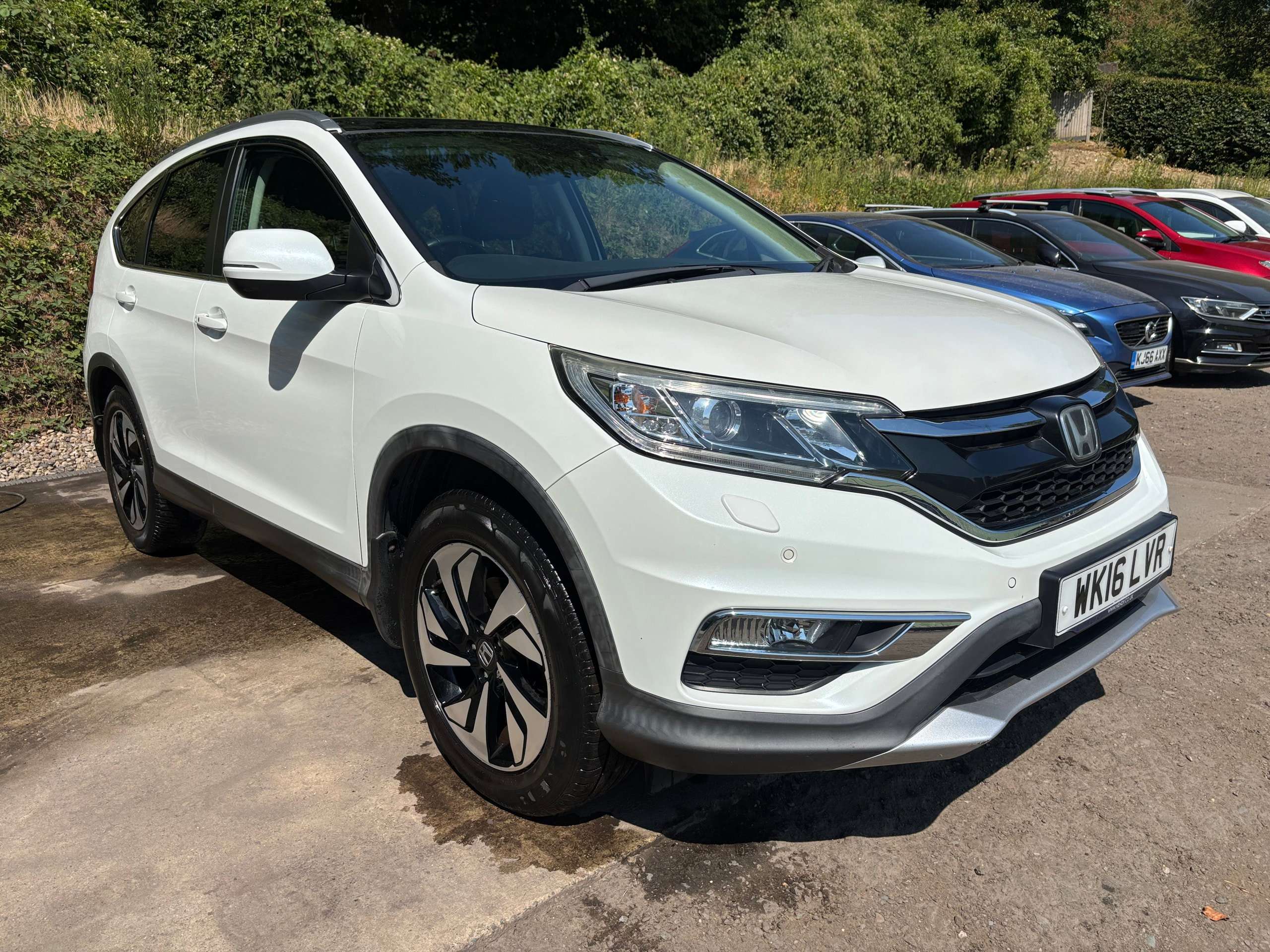 A 2016 HONDA CR-V 1.6 i-DTEC EX SUV 5dr Diesel Auto 4WD Euro 6 (160 ps) A 2016 HONDA CR-V 1.6 i-DTEC EX SUV 5dr Diesel Auto 4WD Euro 6 (160 ps)