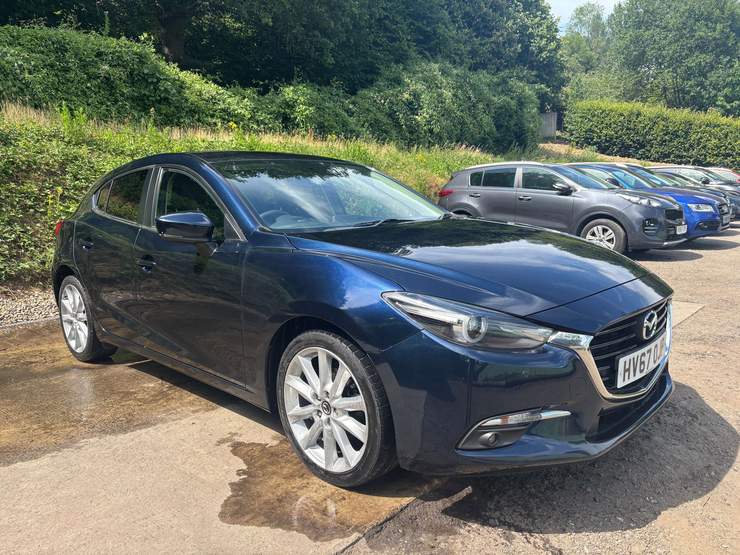 A 2017 MAZDA MAZDA3 2.0 SKYACTIV-G Sport Nav Hatchback 5dr Petrol Auto Euro 6 (s/s) (121 ps) A 2017 MAZDA MAZDA3 2.0 SKYACTIV-G Sport Nav Hatchback 5dr Petrol Auto Euro 6 (s/s) (121 ps)