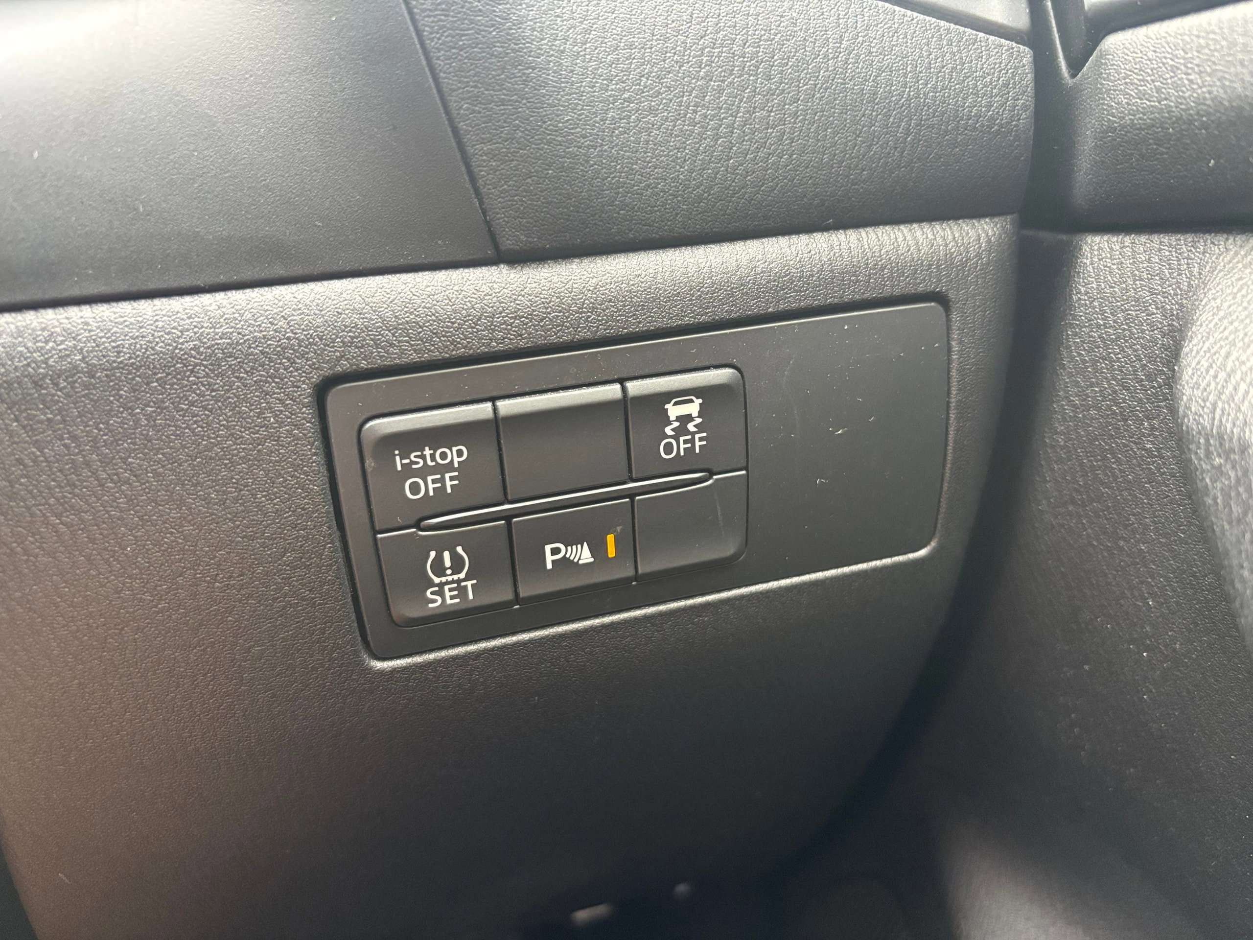 2018 MAZDA MAZDA3 2018 MAZDA MAZDA3