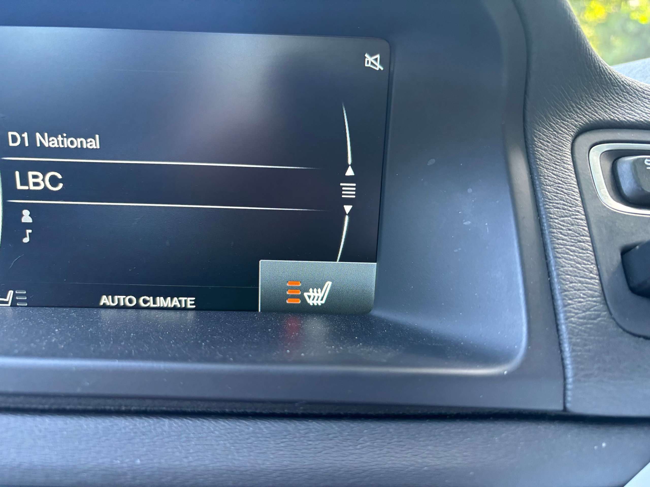 2015 VOLVO V70 2015 VOLVO V70