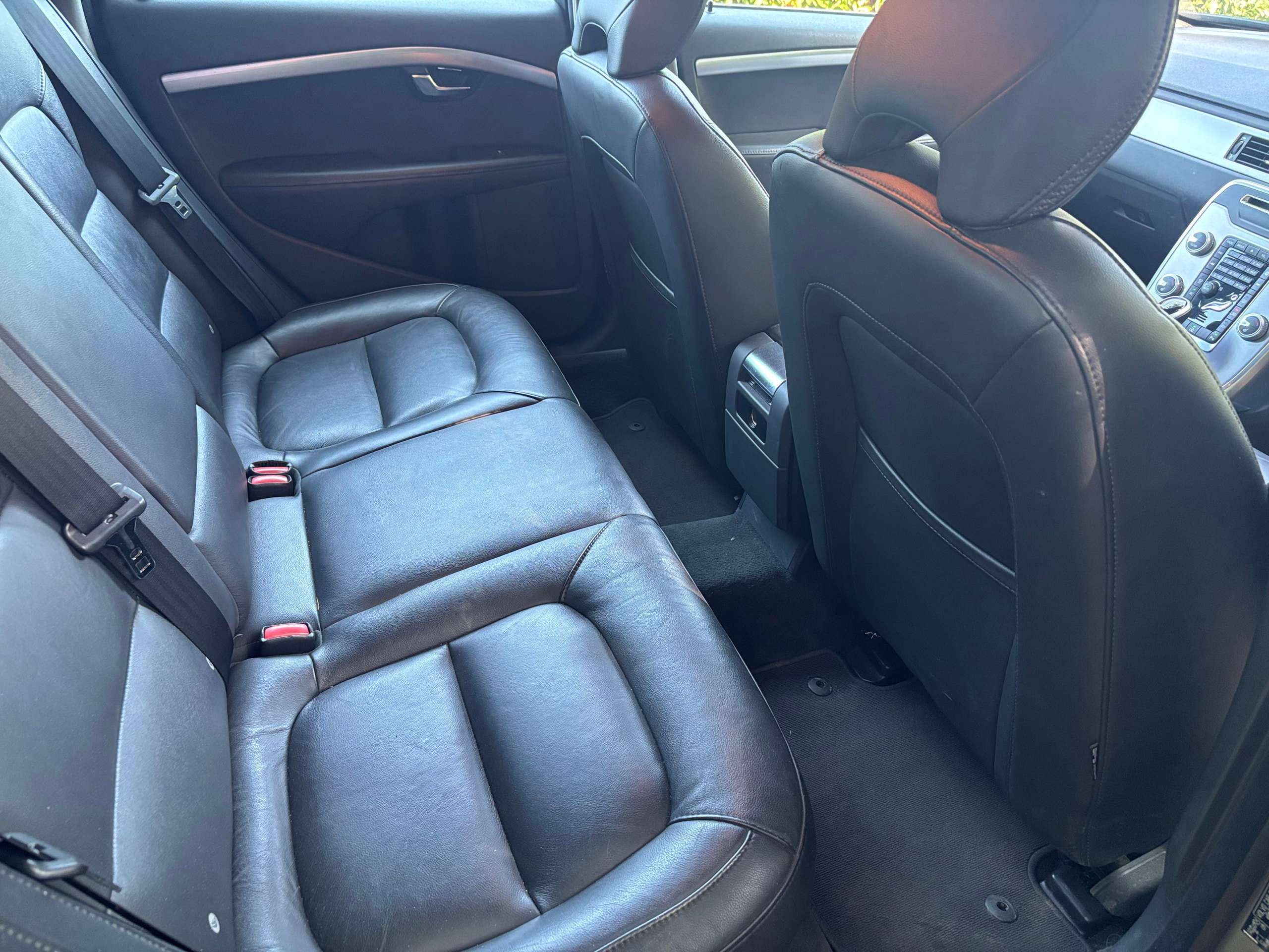 2015 VOLVO V70 2015 VOLVO V70