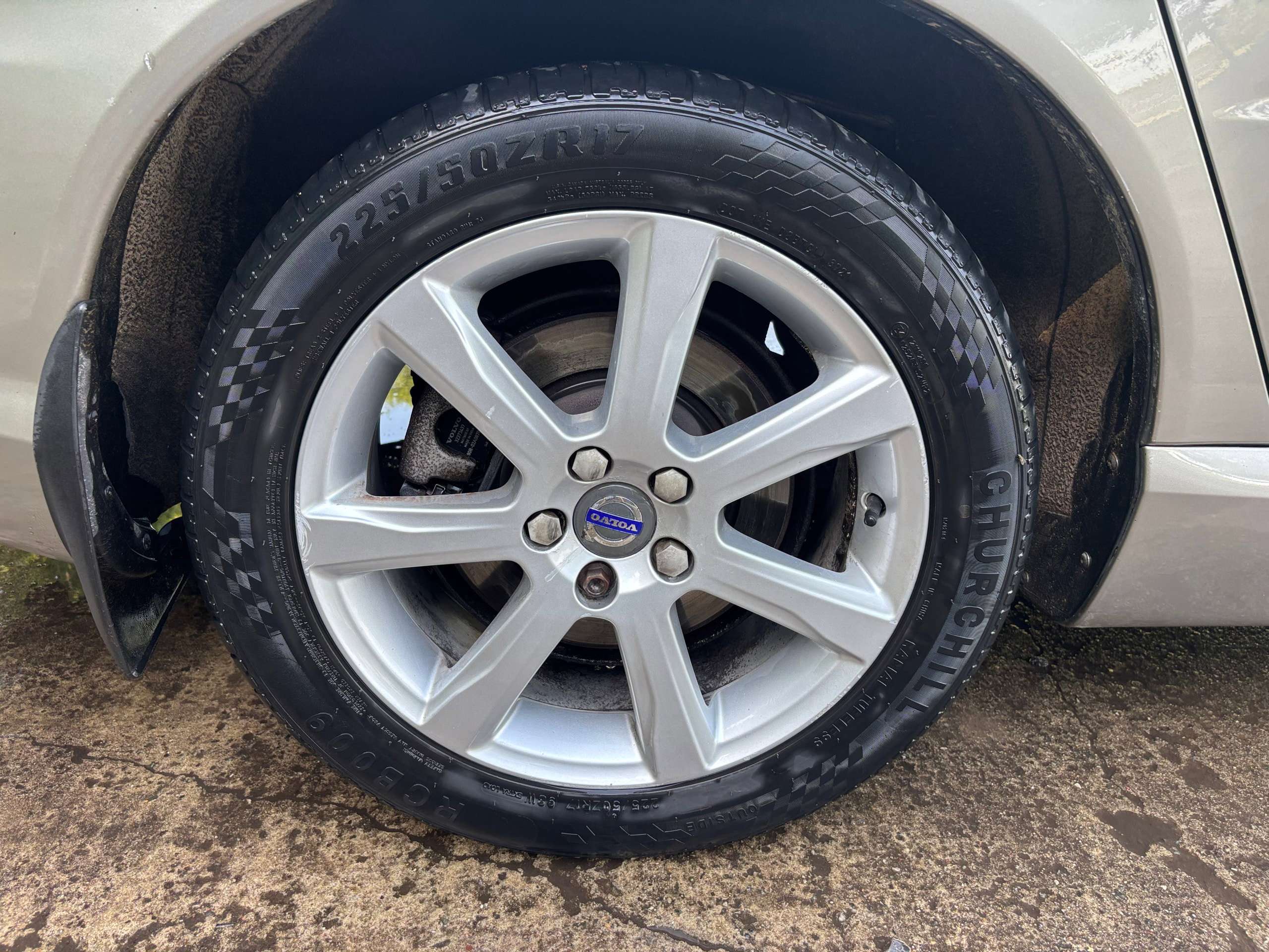 2015 VOLVO V70 2015 VOLVO V70