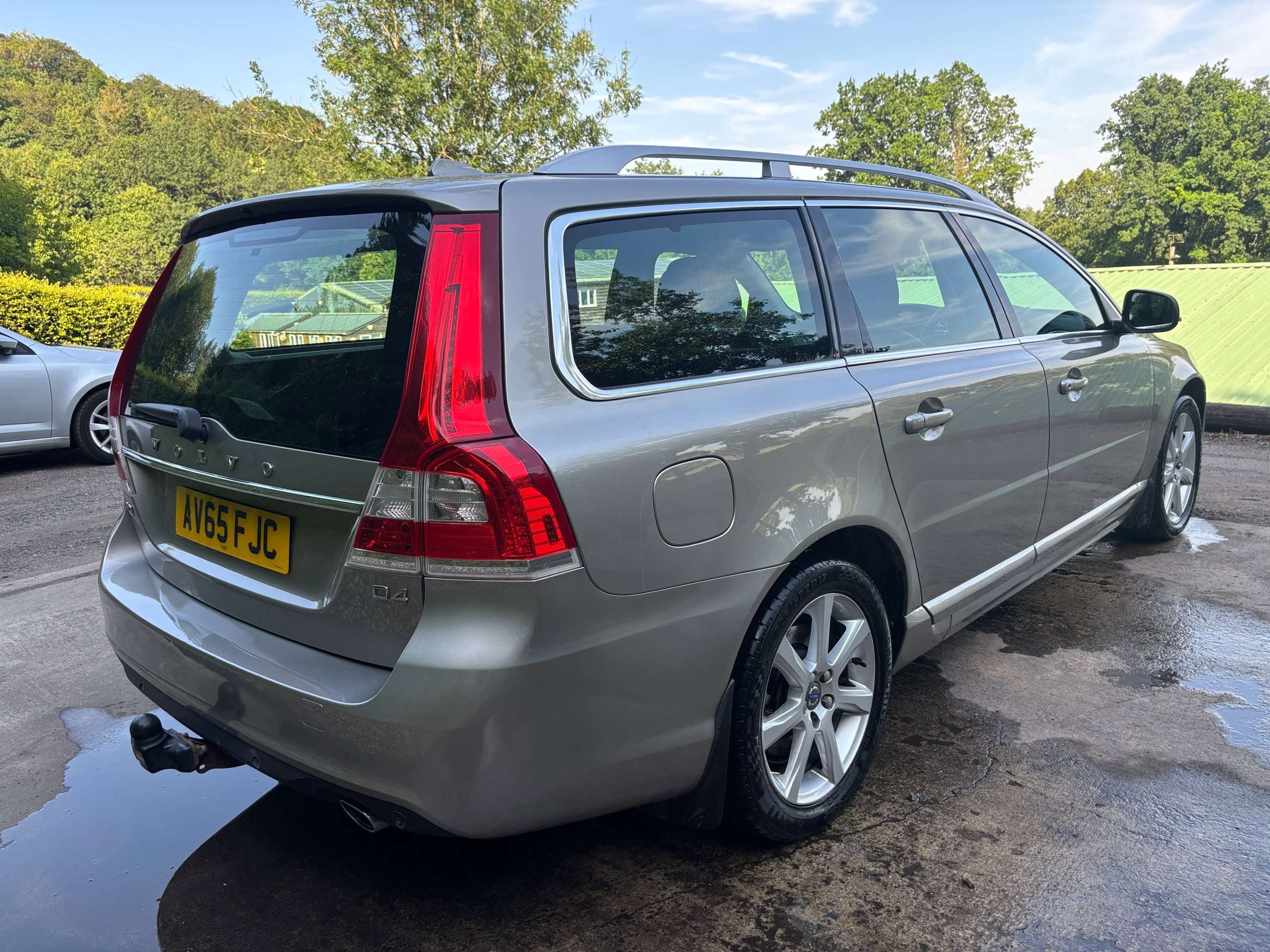 2015 VOLVO V70 2015 VOLVO V70
