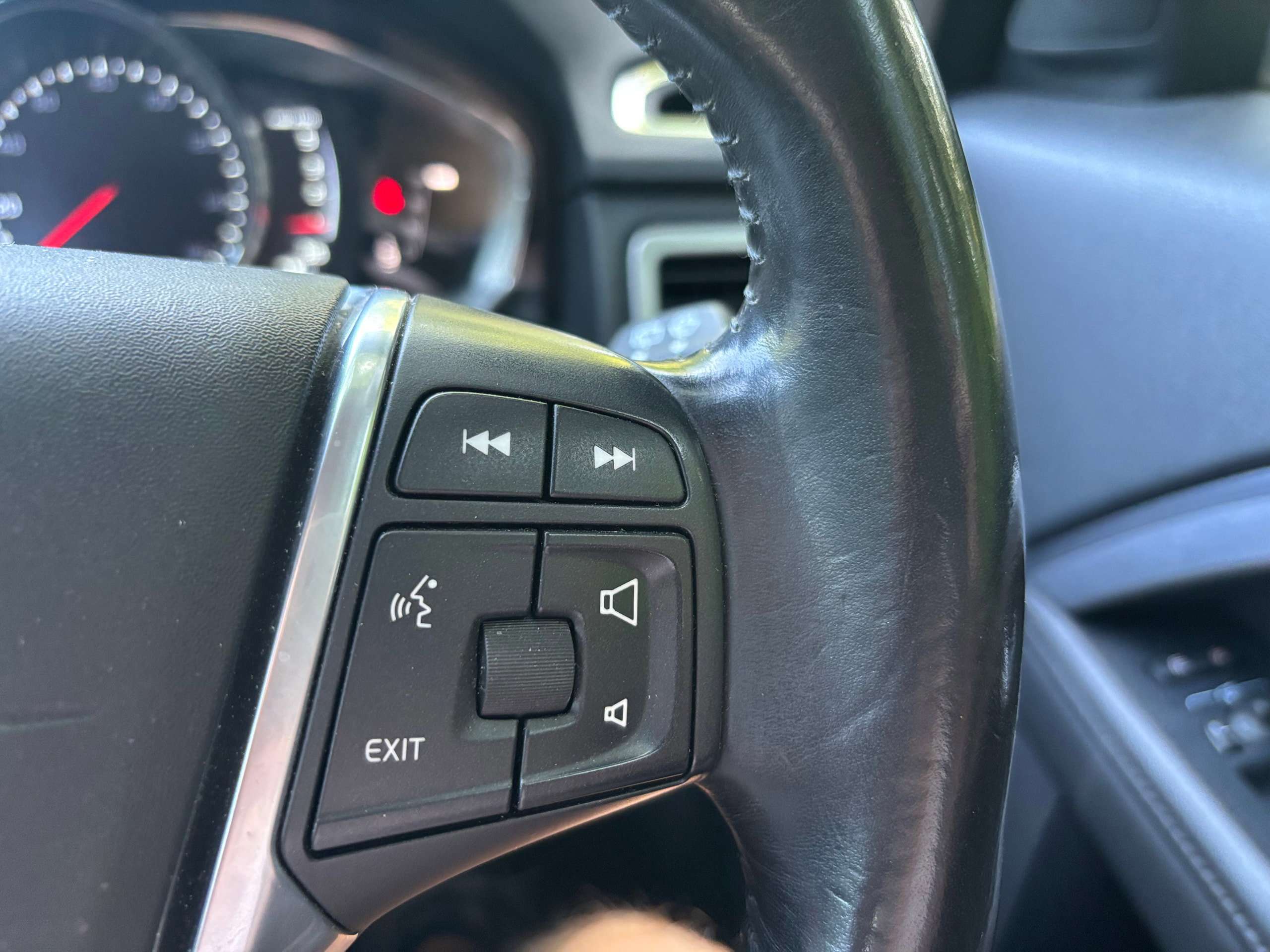 2015 VOLVO V70 2015 VOLVO V70